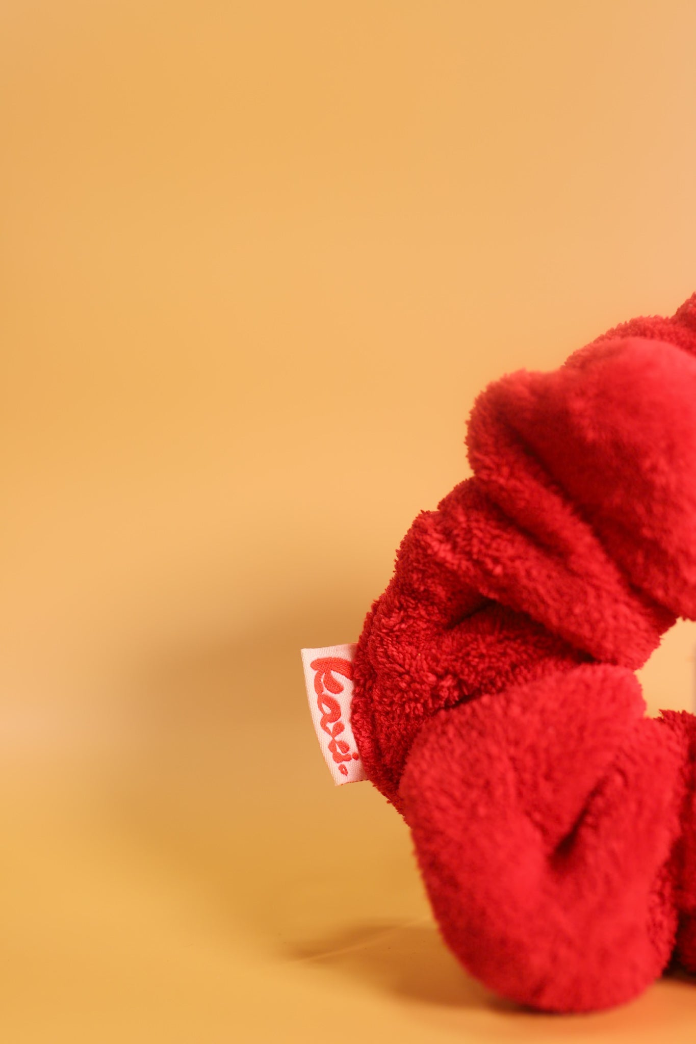 OVERSIZED TOWEL SCRUNCHIES