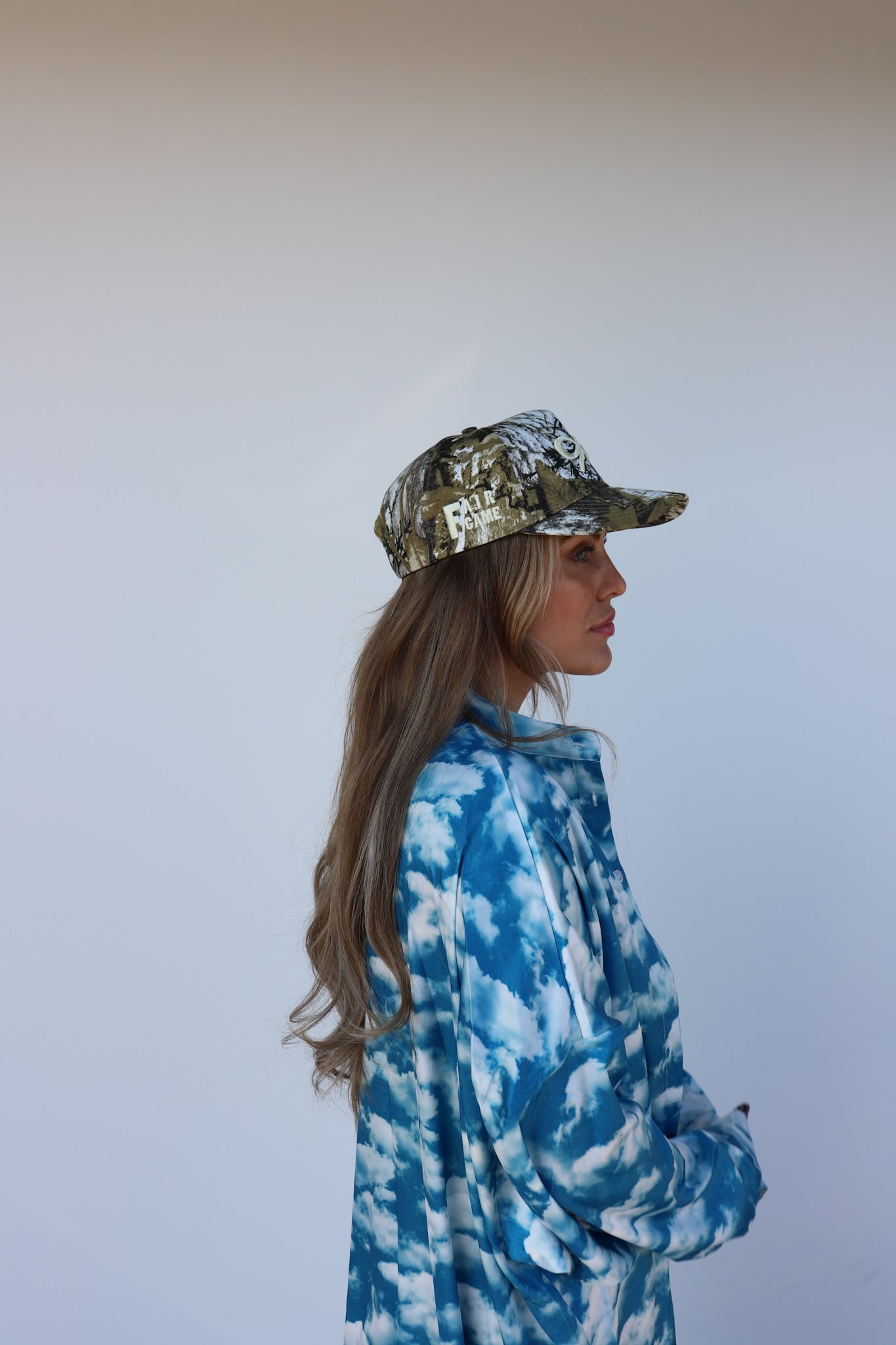 CAMO BOW TRUCKER HAT