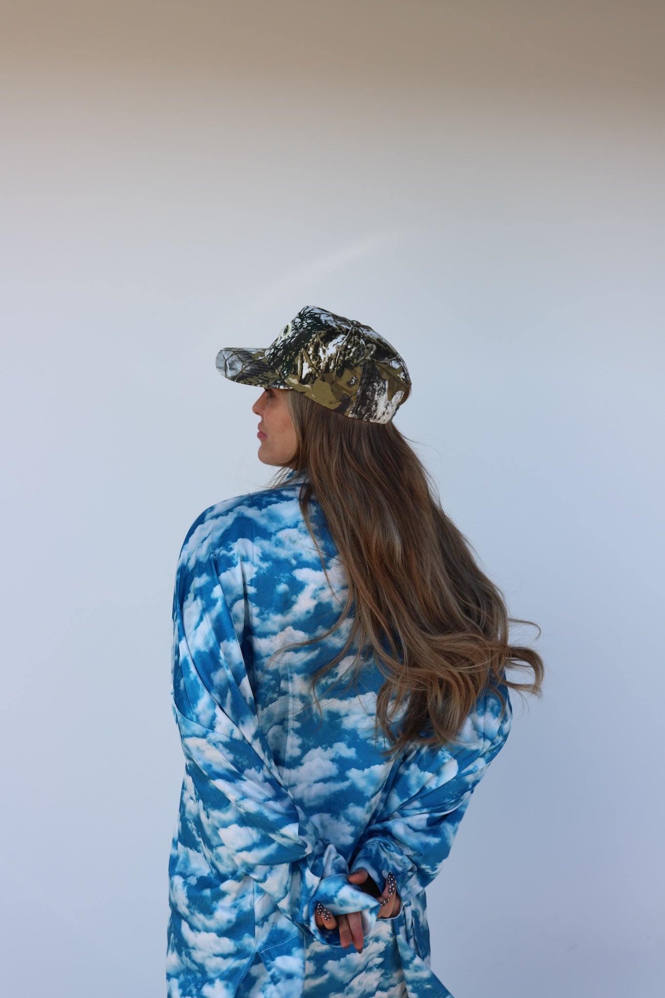 CAMO BOW TRUCKER HAT
