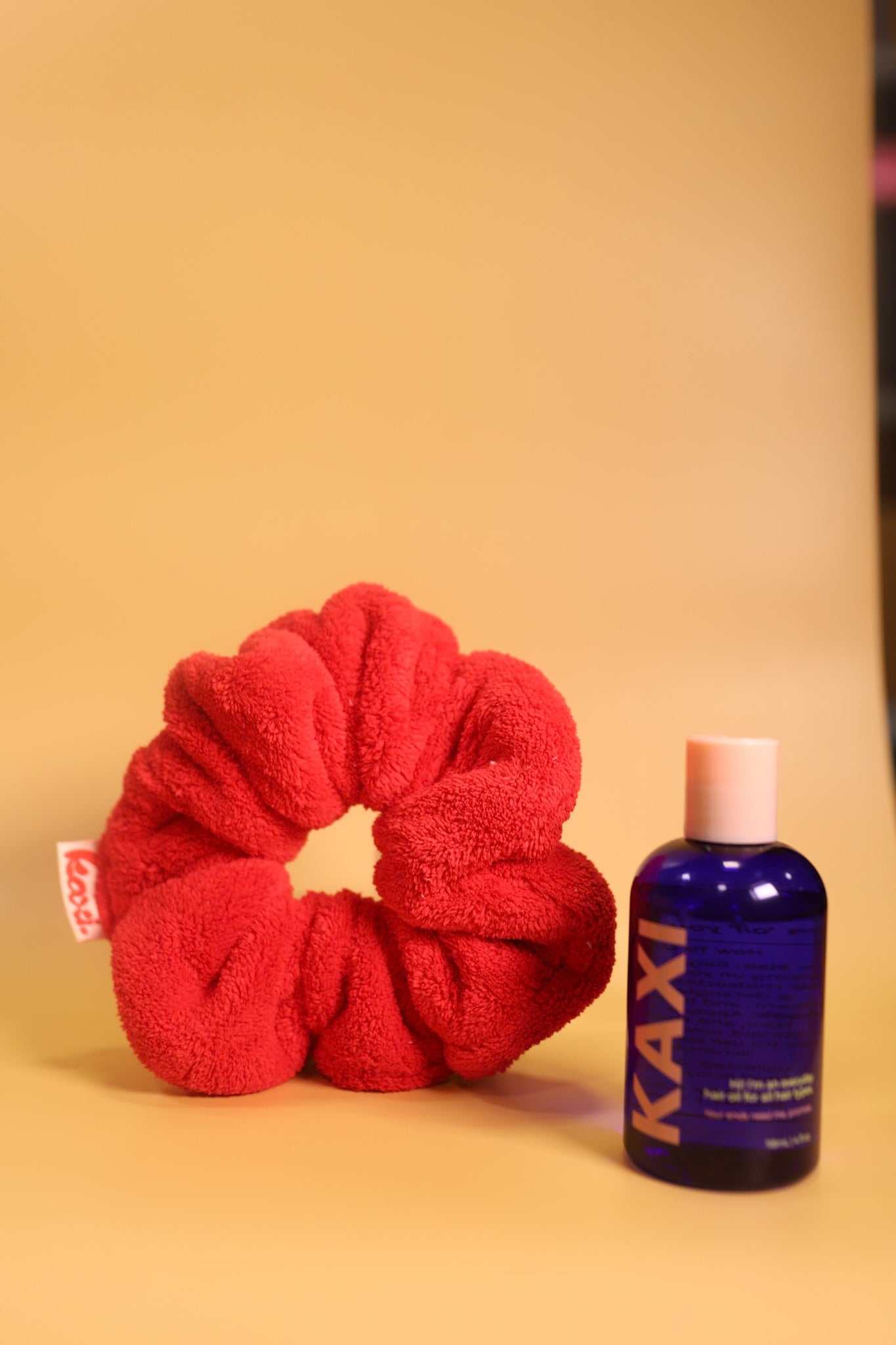OVERSIZED TOWEL SCRUNCHIES