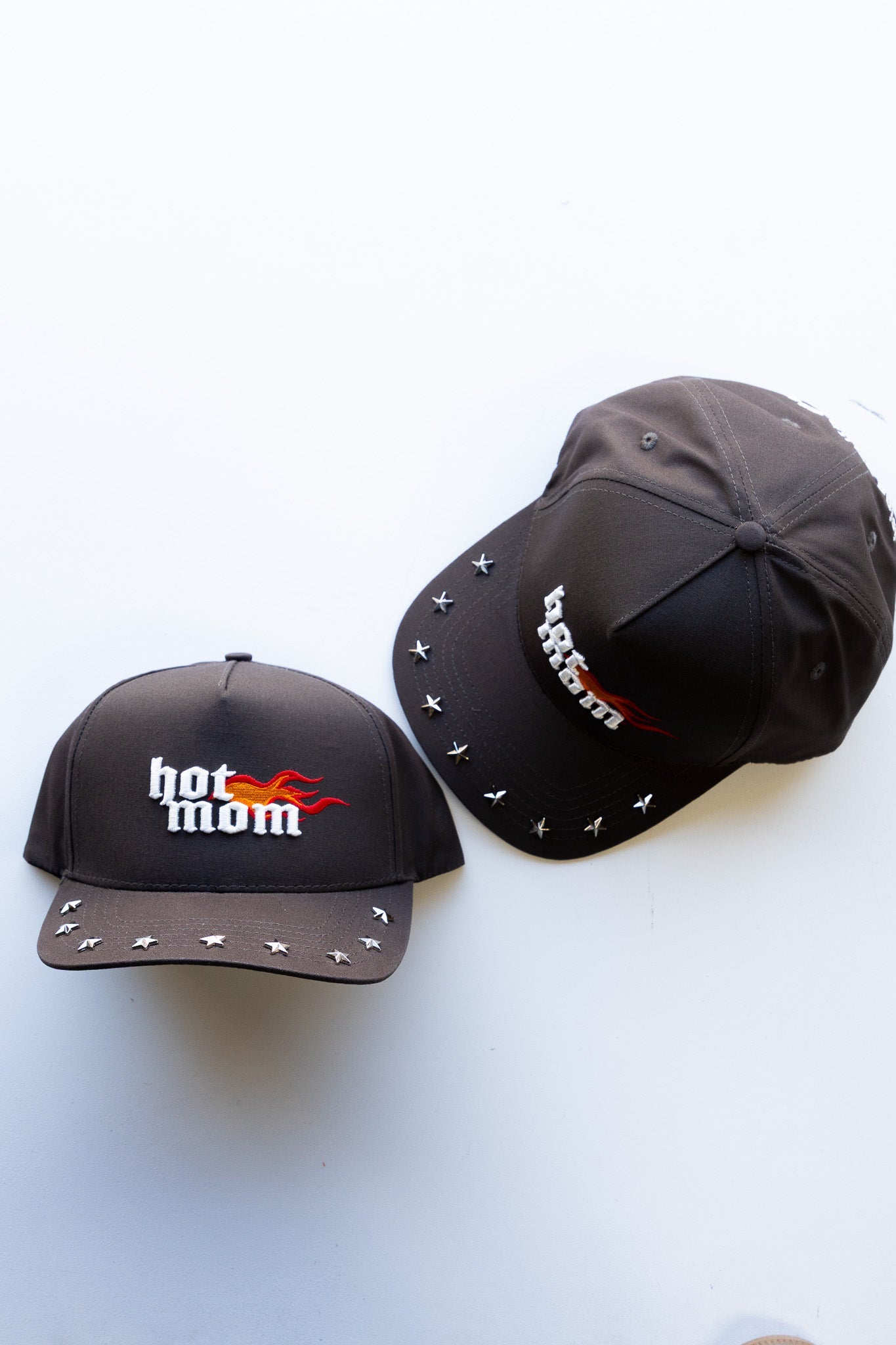 HOT MOM STUDDED TRUCKER HAT