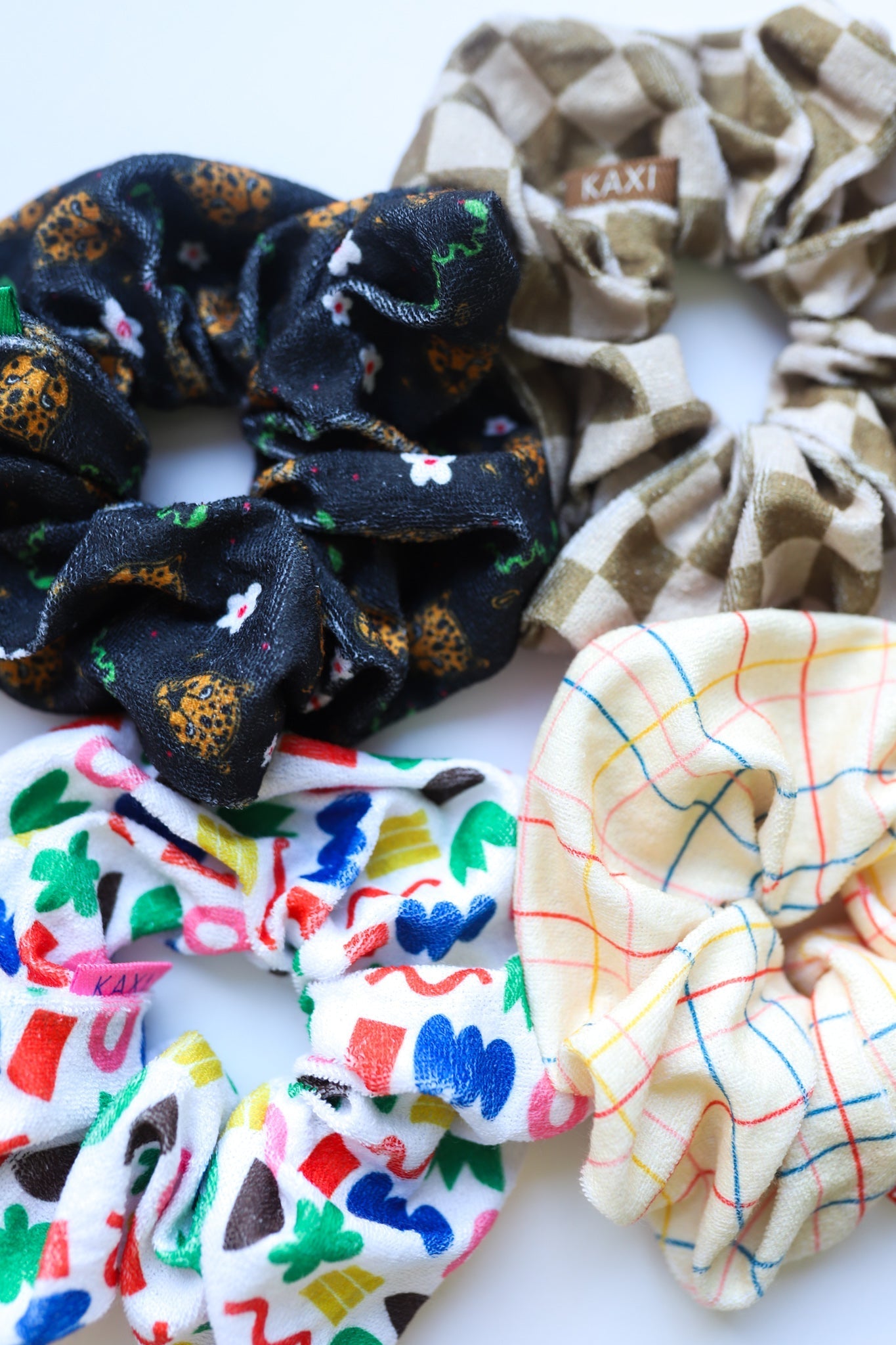 KAXI TOWEL SCRUNCHIE