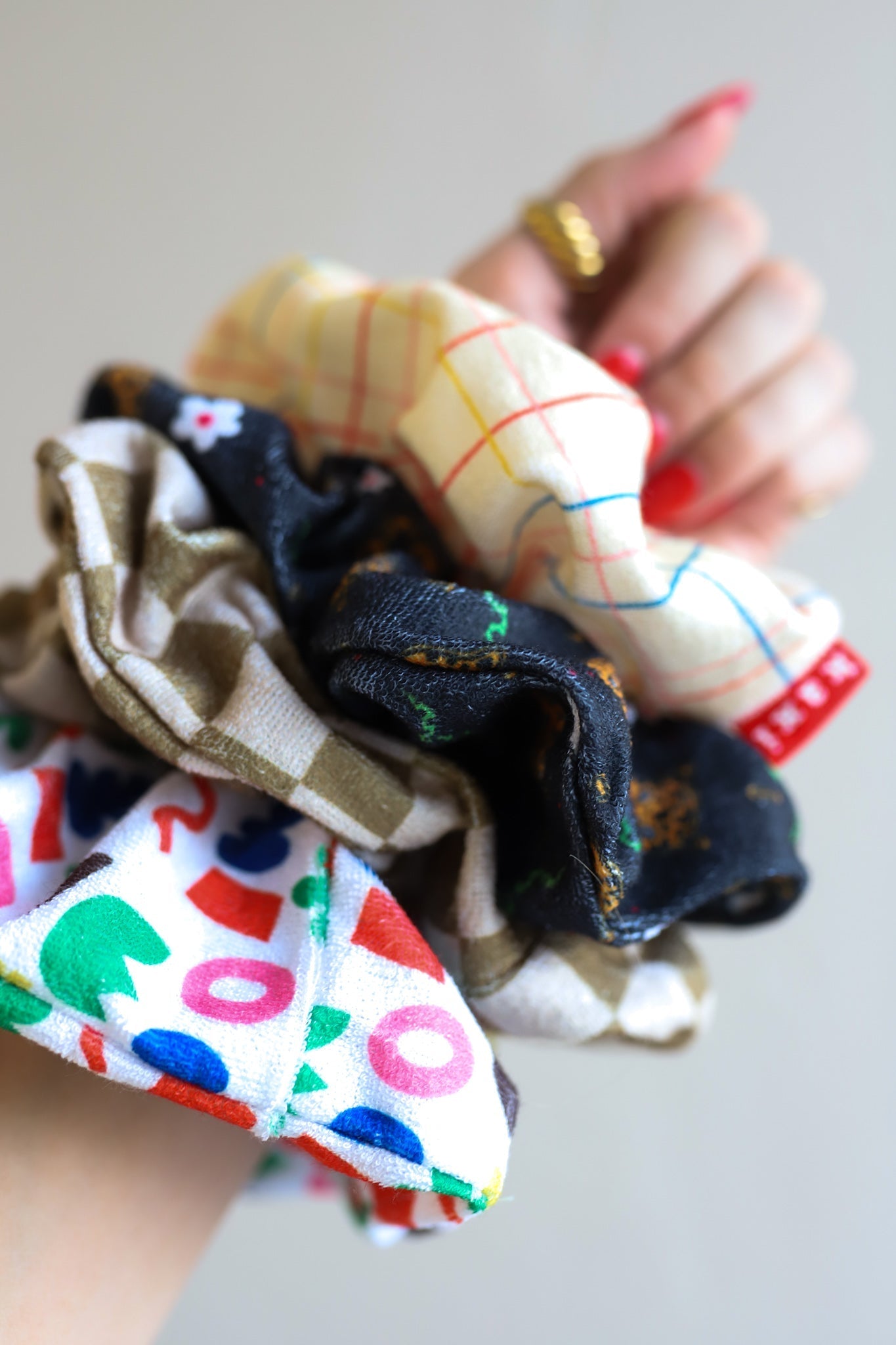KAXI TOWEL SCRUNCHIE