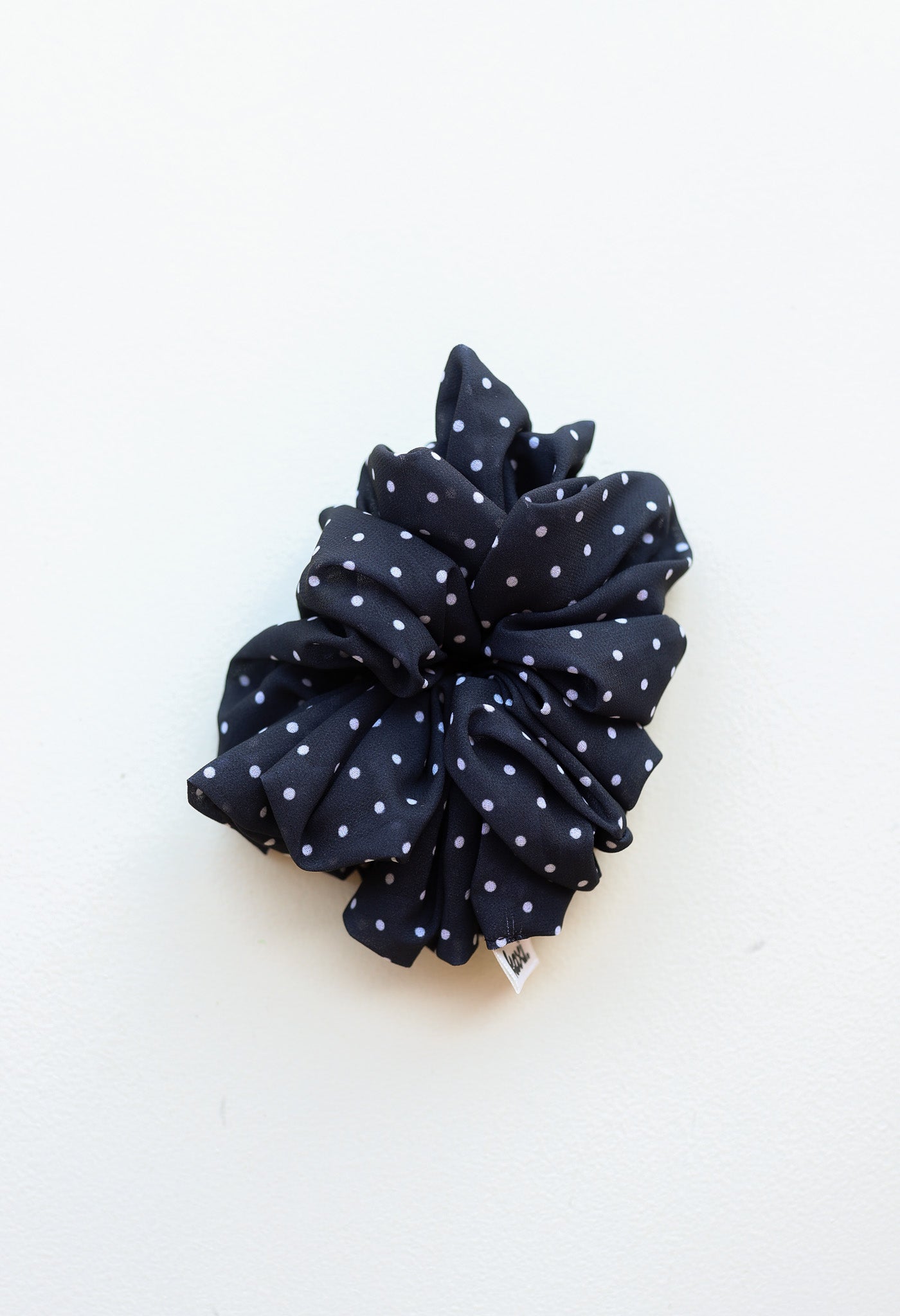 POLKA DOT OVERSIZED SCRUNCHIE
