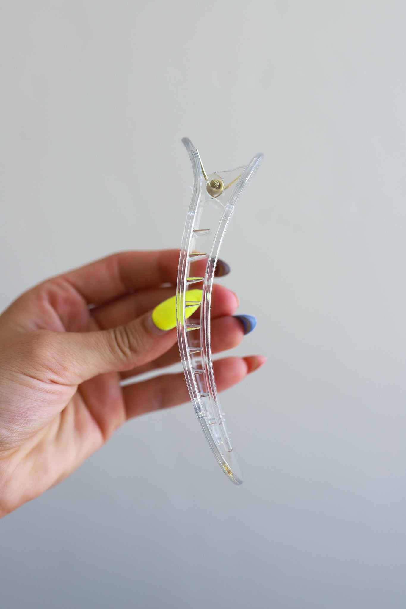 OVERSIZED LAY DOWN CLAW