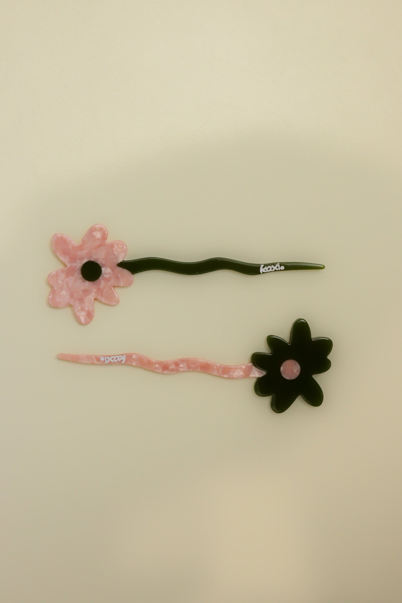 FLOWER FRENCH PINS ( 3 COLORS )