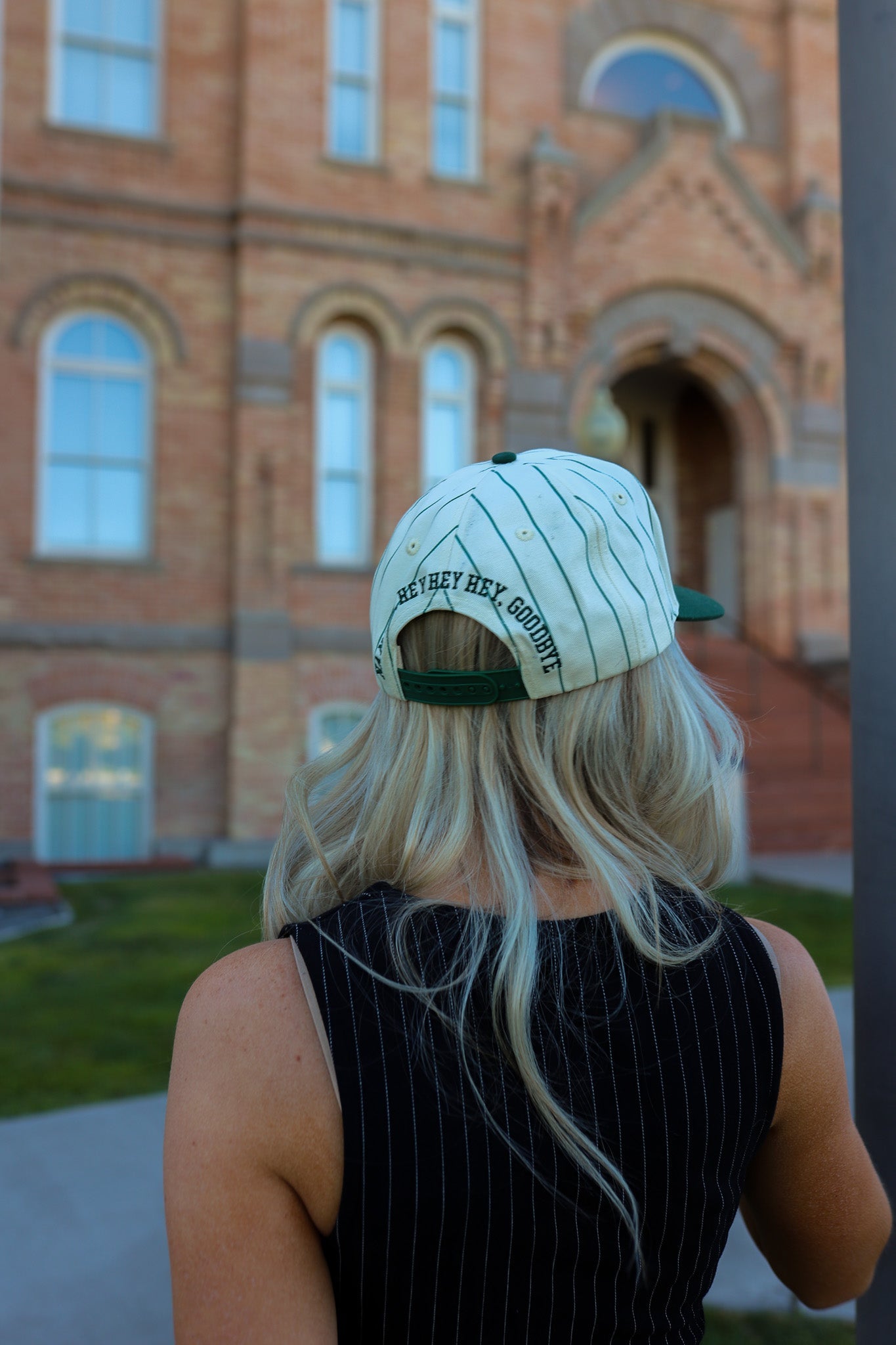 GO SPORTS TRUCKER HAT