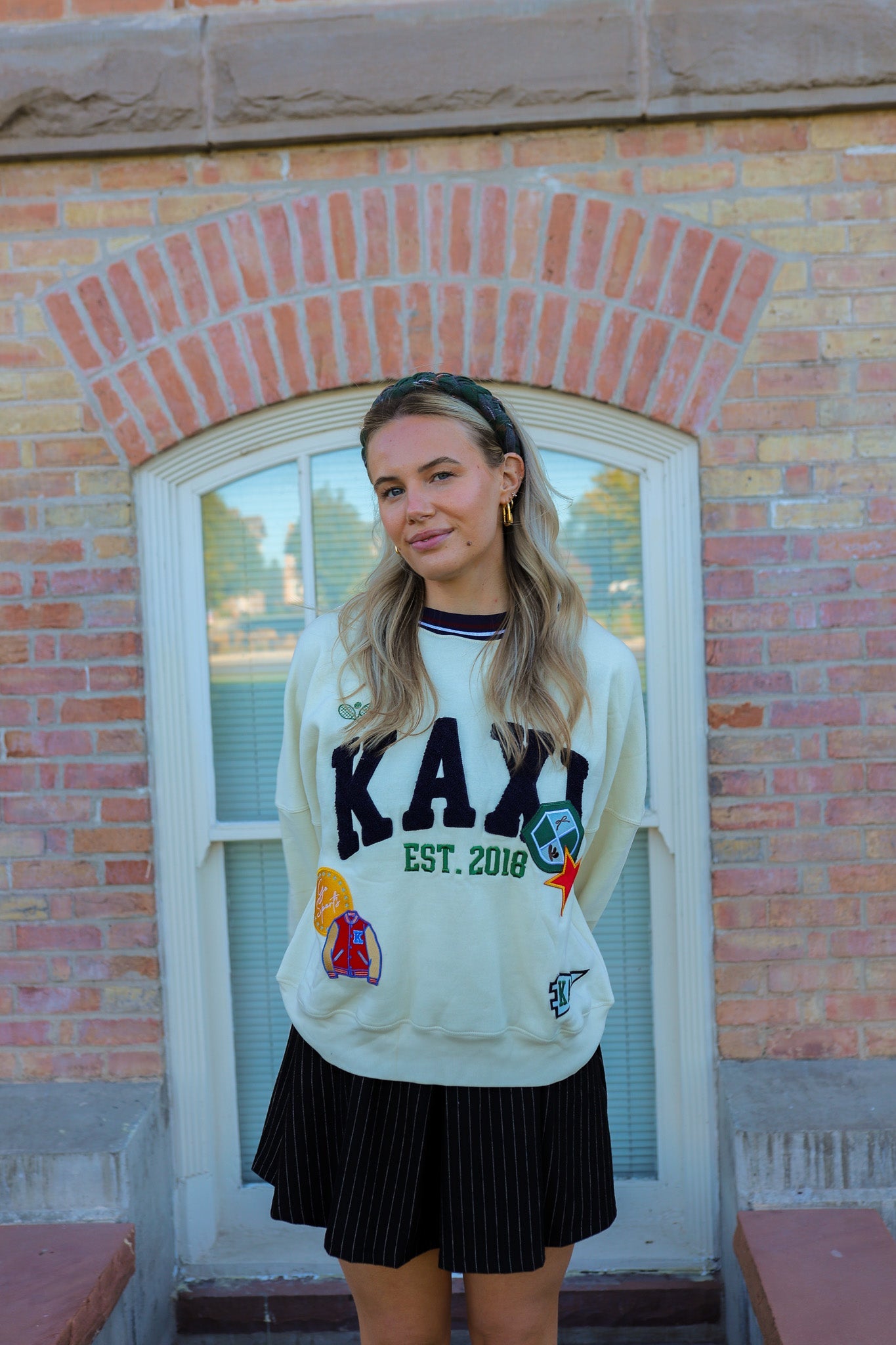KAXI UNIVERSITY PATCH CREWNECK