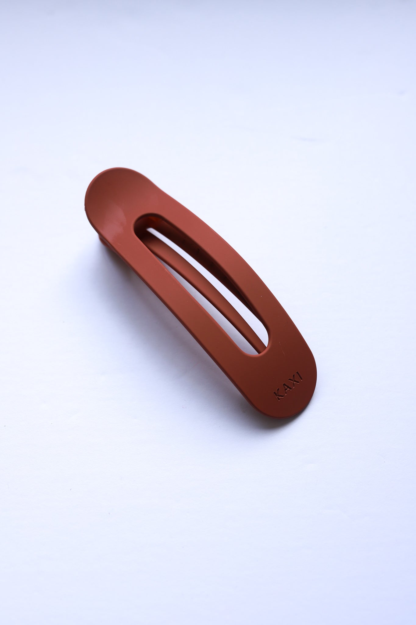 OVERSIZED LAY DOWN CLAW