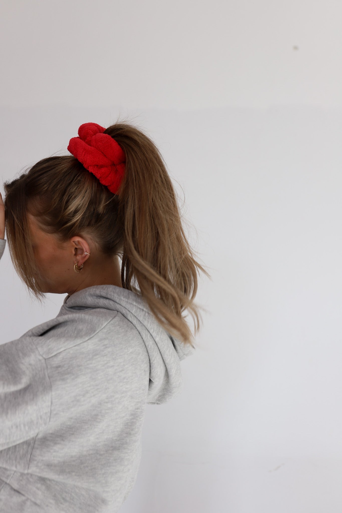 OVERSIZED TOWEL SCRUNCHIES