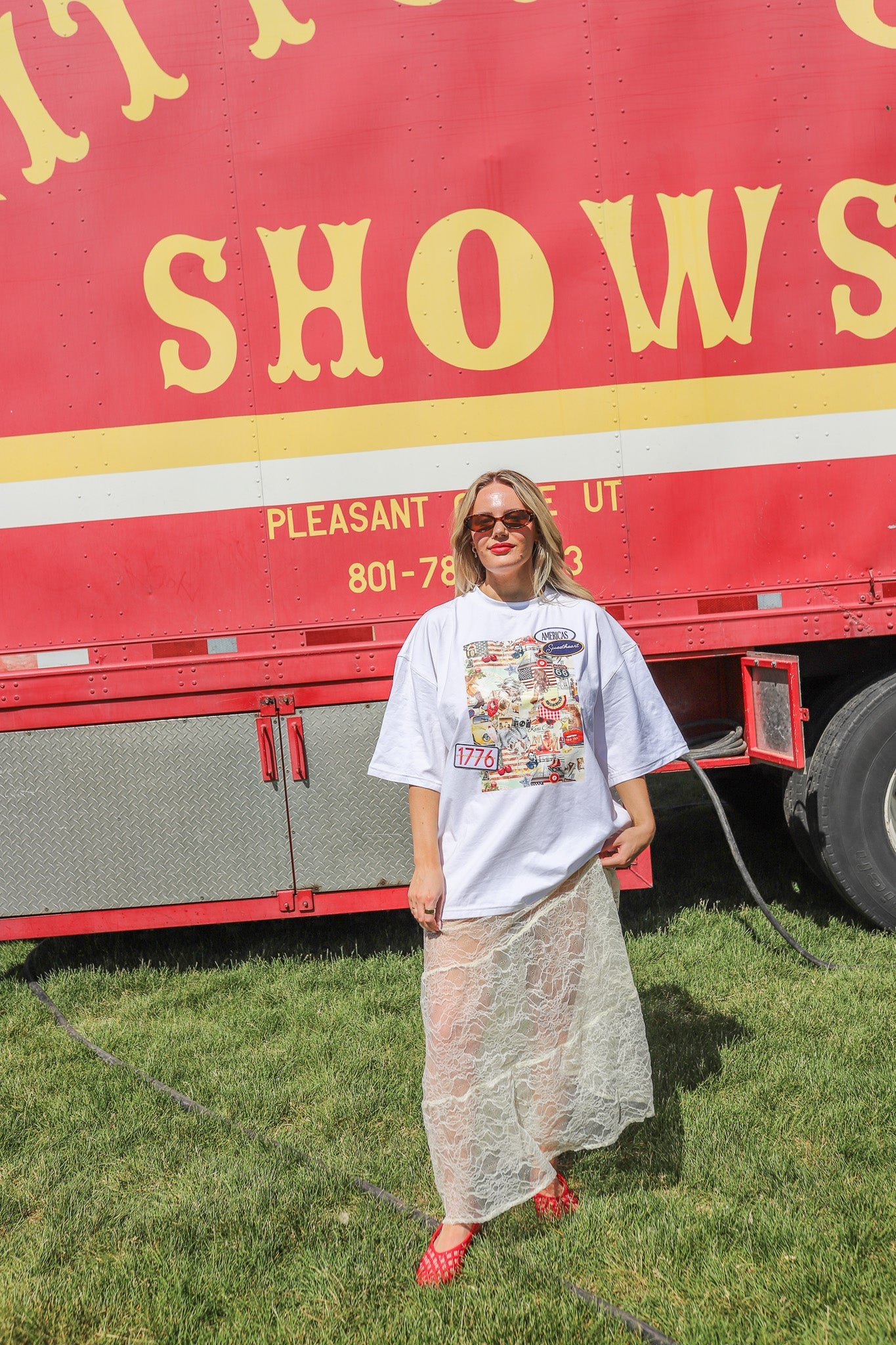 AMERICA'S SWEETHEART T-SHIRT