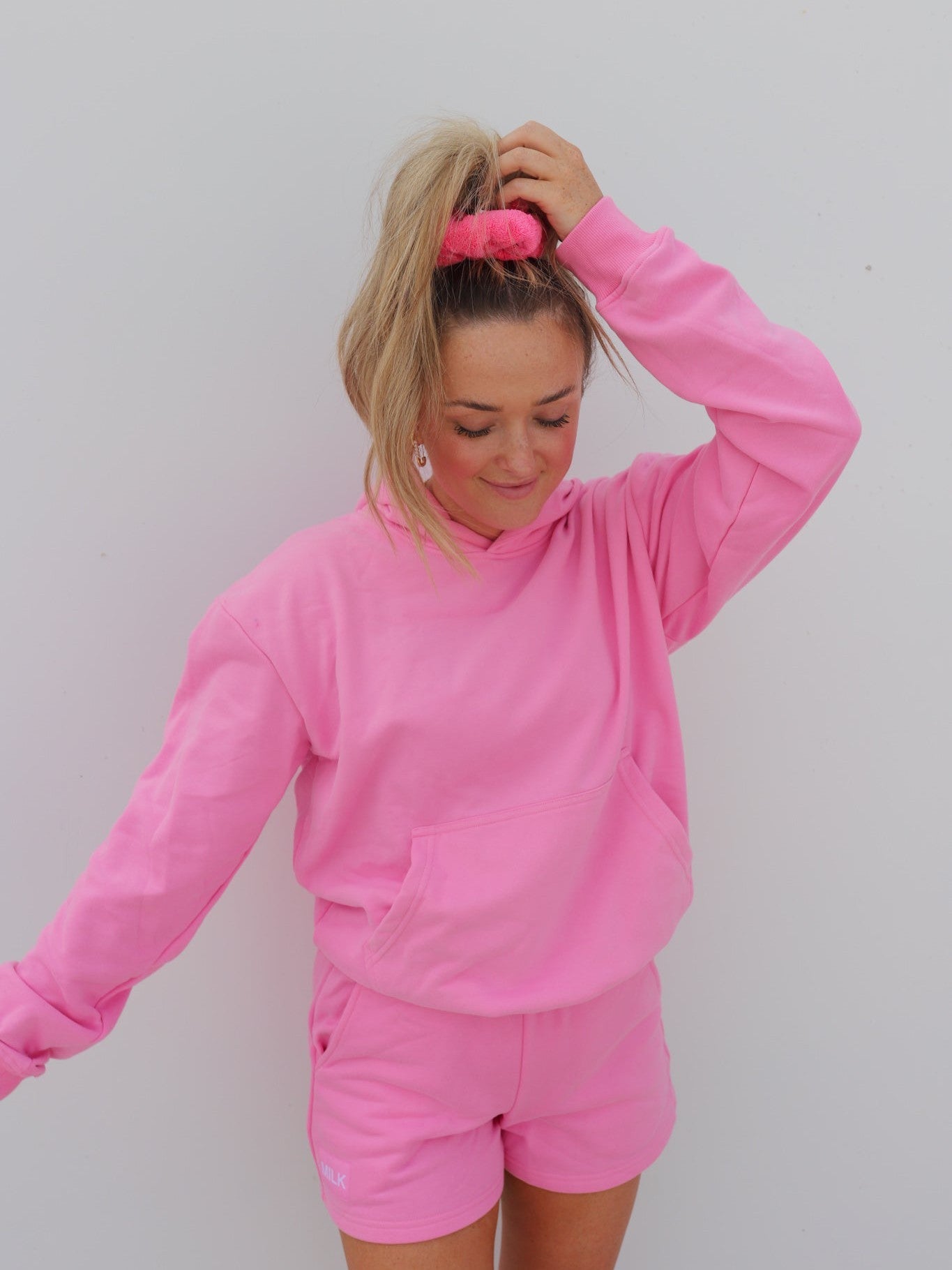 OVERSIZED TOWEL SCRUNCHIES