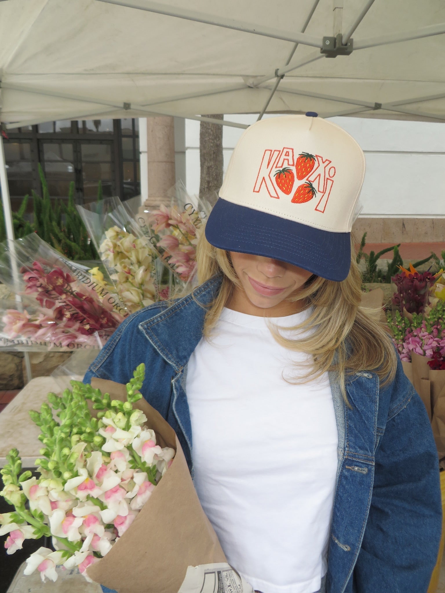 STRAWBERRY KAXI TRUCKER HAT