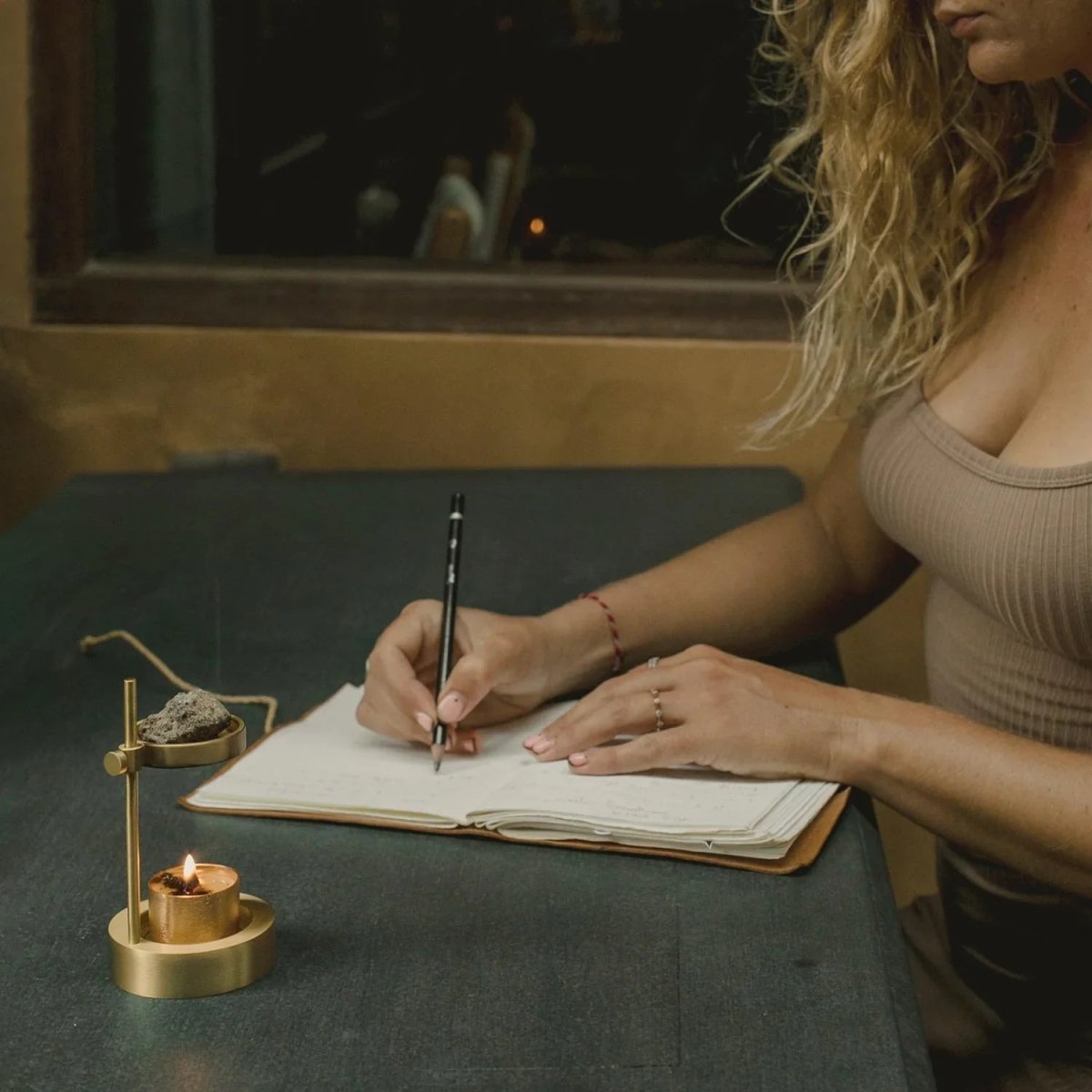 Black Copal Resin – 75g CEDAR AND MYRRH