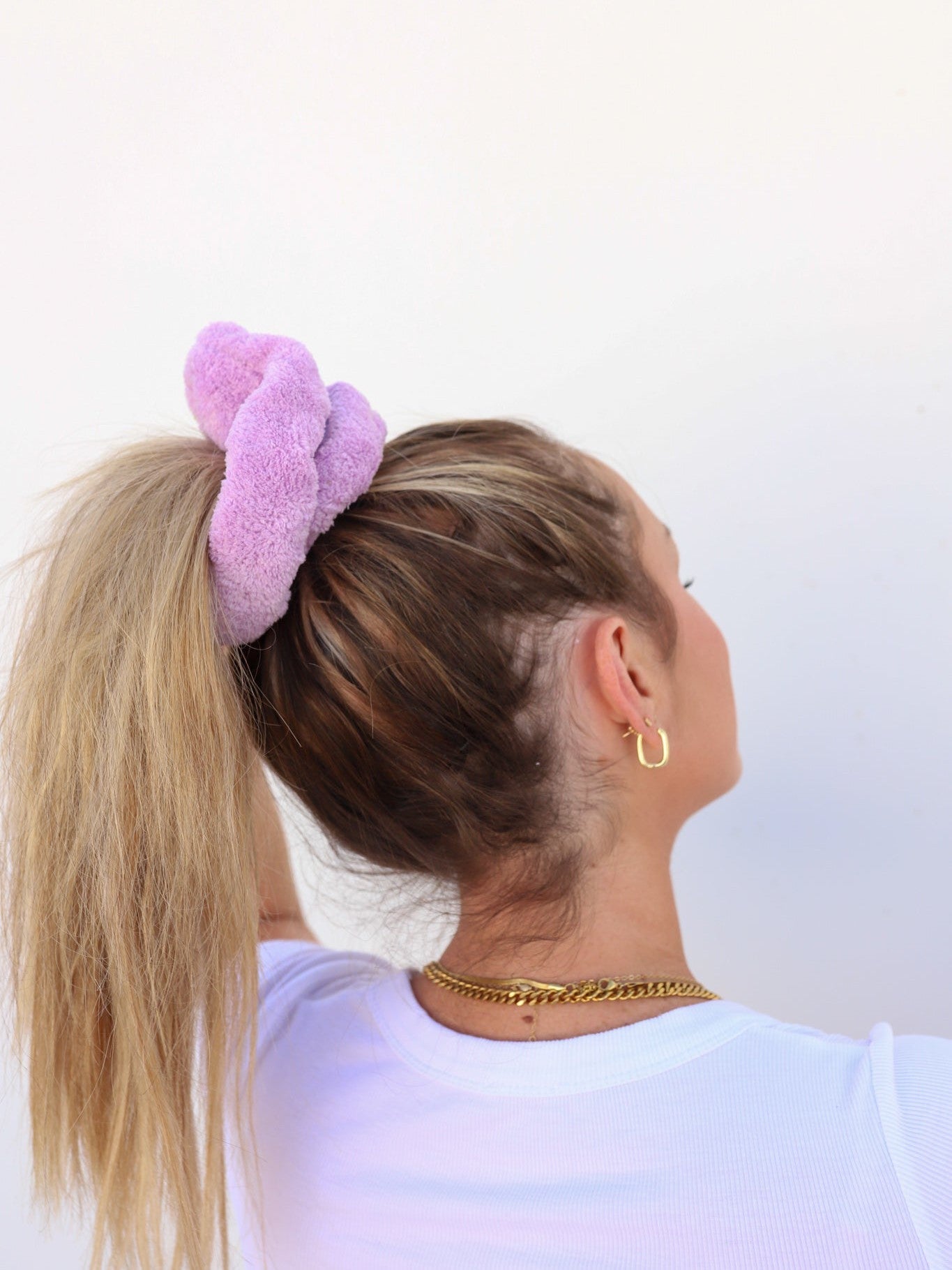 OVERSIZED TOWEL SCRUNCHIES