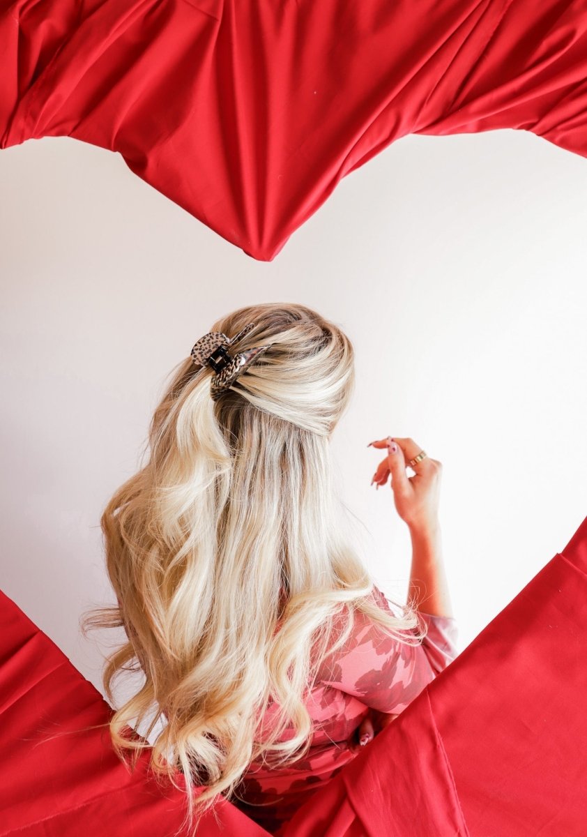 LOVE IS IN THE HAIR CLAW KAXI.co