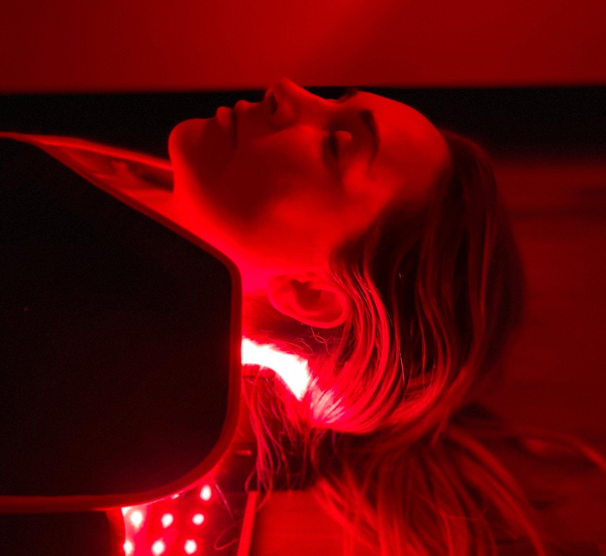 MitoCHIRO™ Neck Wedge | Red Light Therapy for Neck & Spine Health Mito Red Light