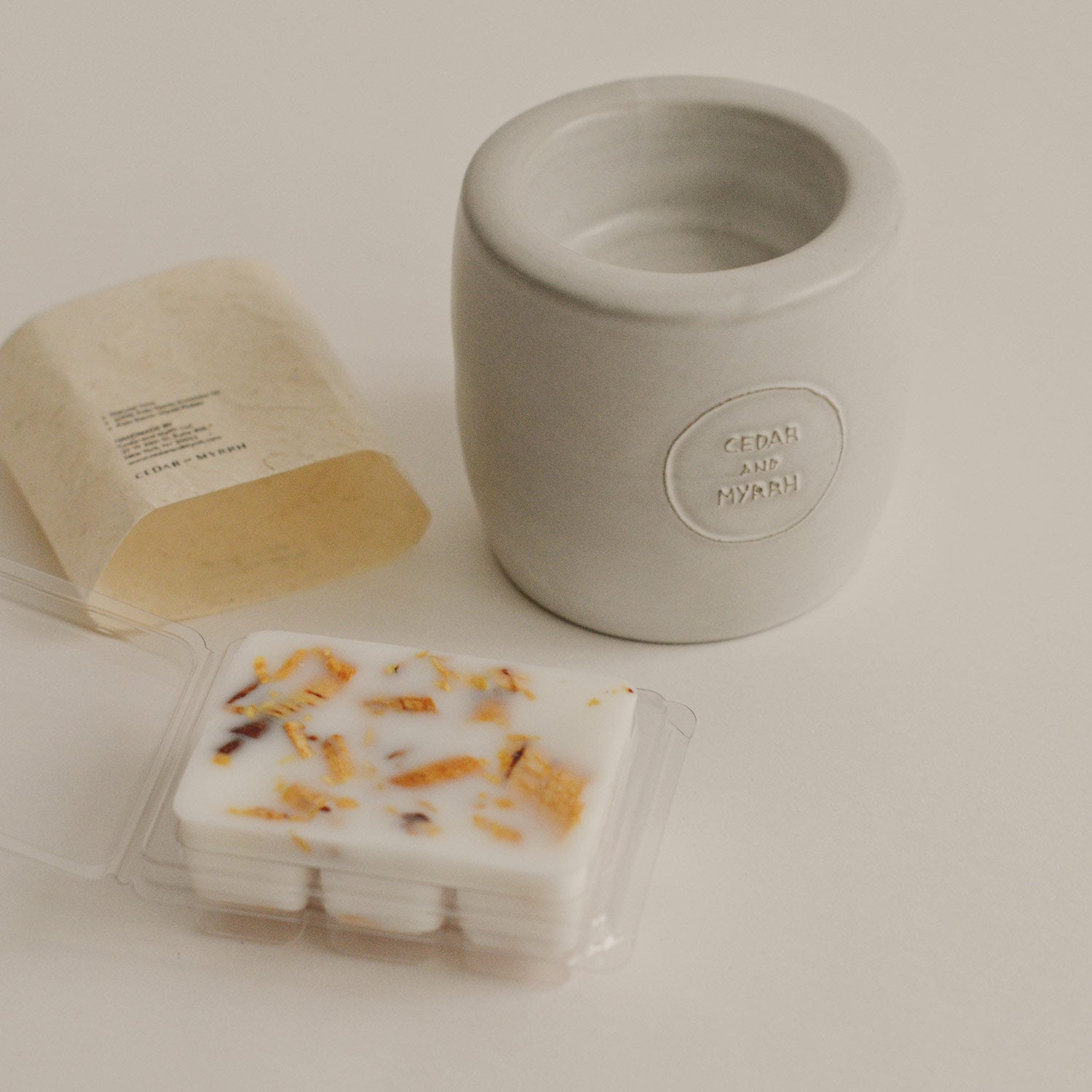 Natural Palo Santo Scented Wax Melts | 6 Cubes CEDAR AND MYRRH