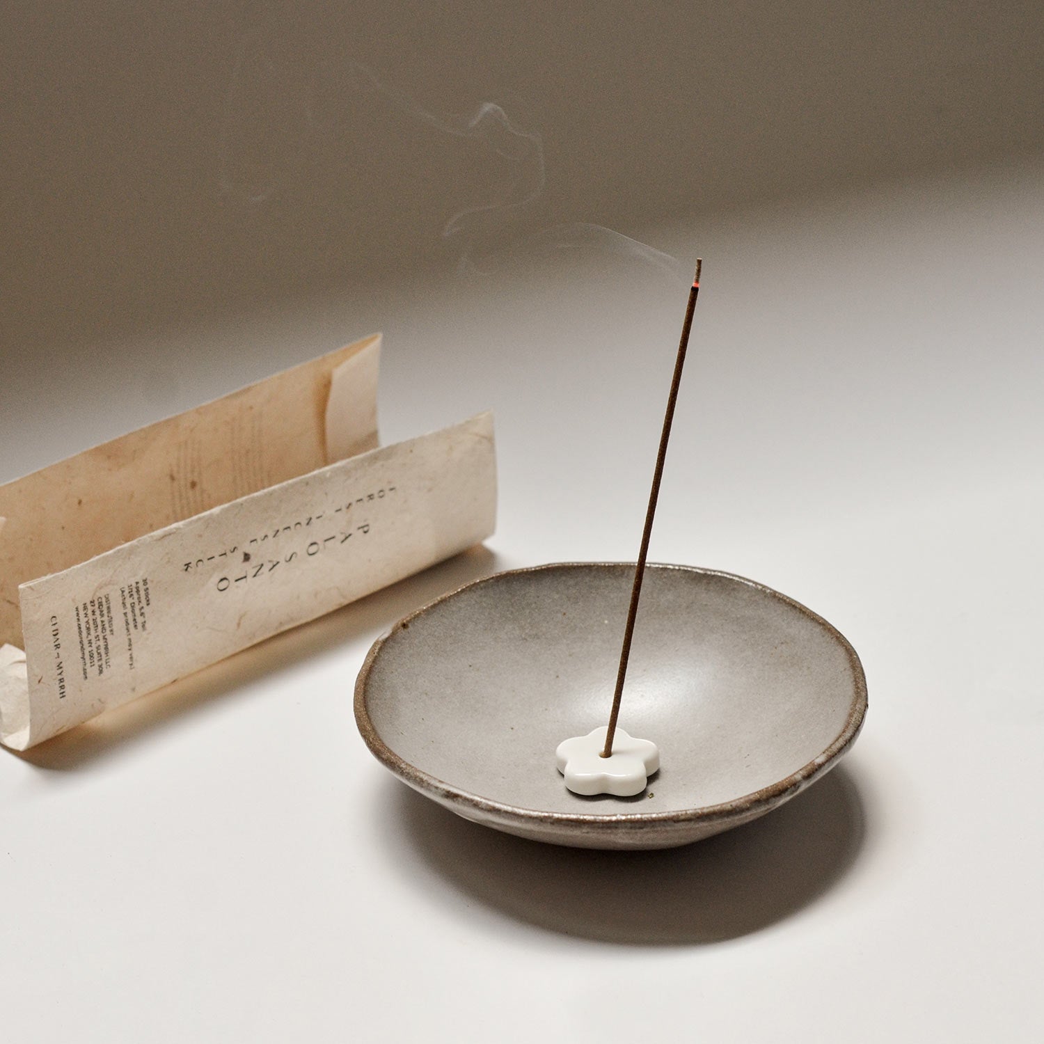 Palo Santo Incense Stick Set – 30 Sticks with Ceramic Holder CEDAR AND MYRRH