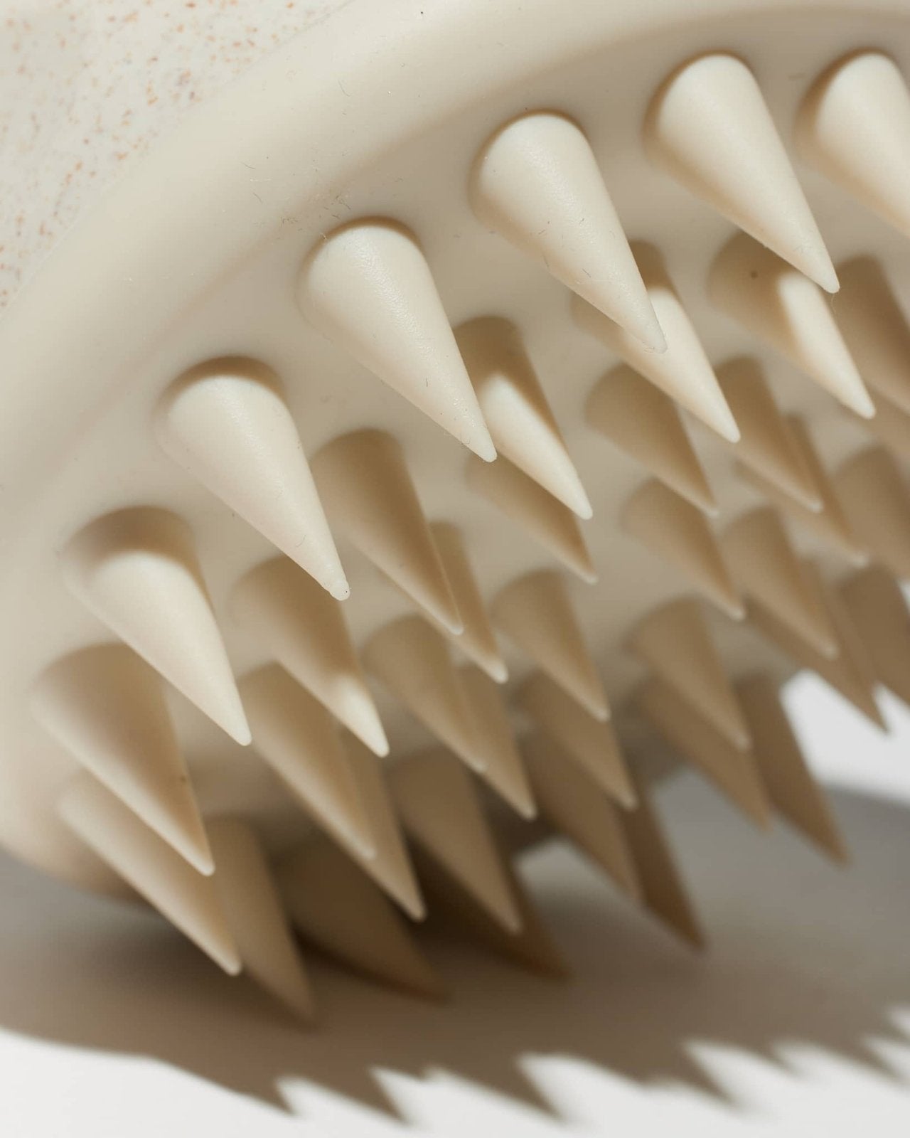 Scalp massager from firsthand supply on nanaka.co