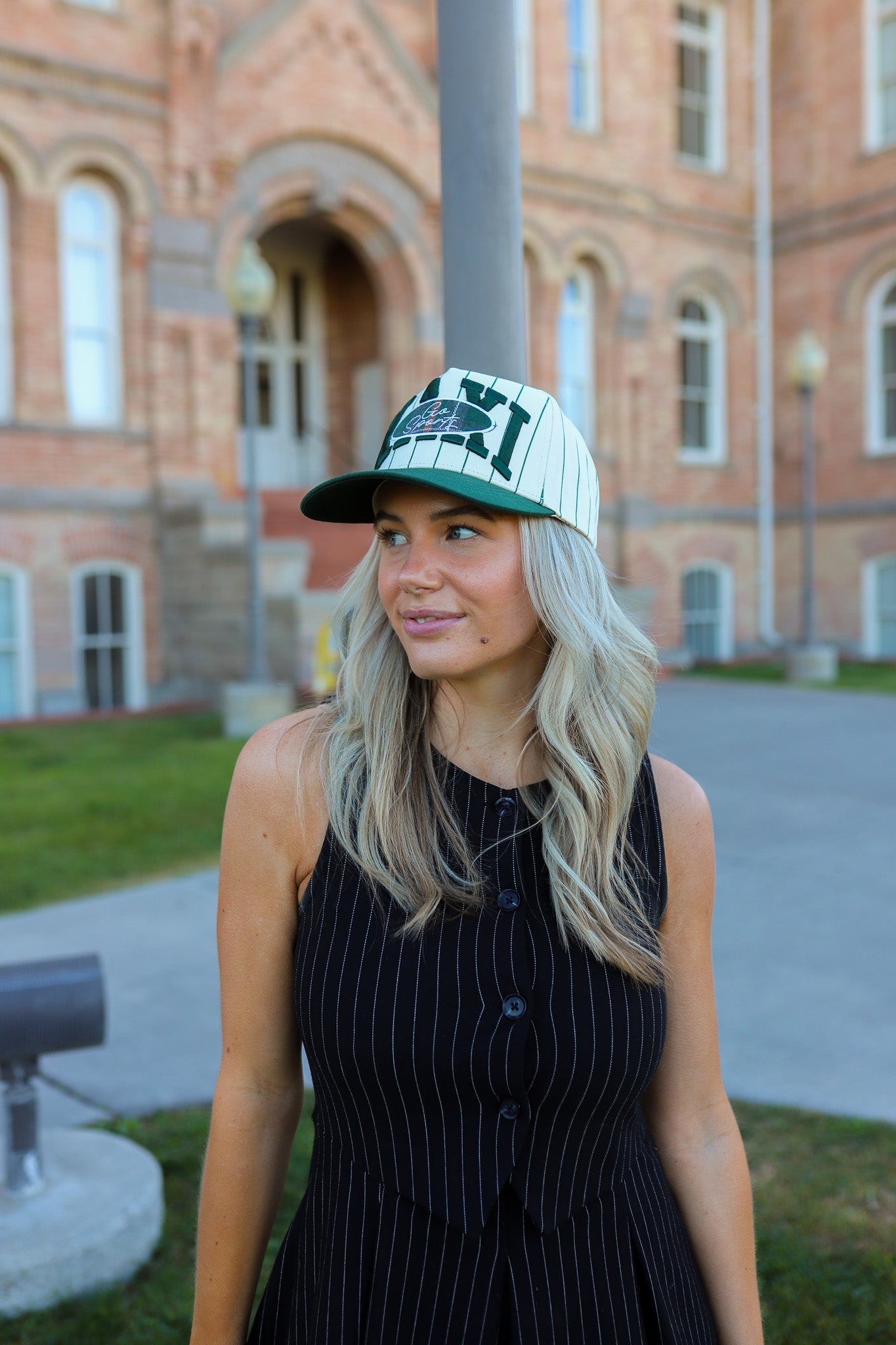 GO SPORTS TRUCKER HAT