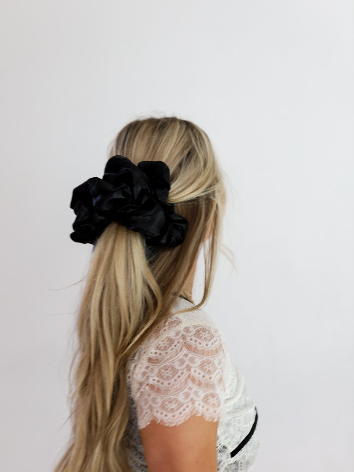 JUMBO SLEEP SILK/SATIN SCRUNCHIES