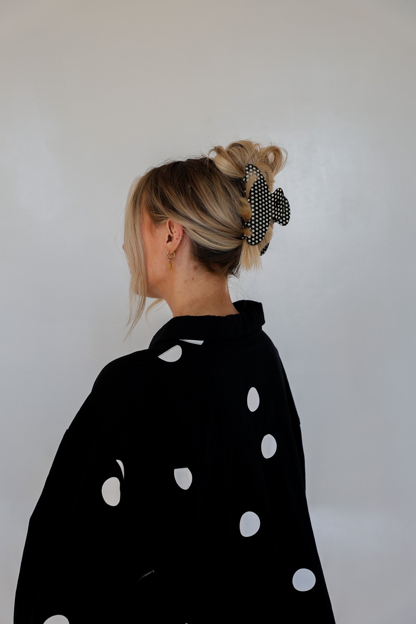 BLACK & WHITE POLKA DOT CLAW