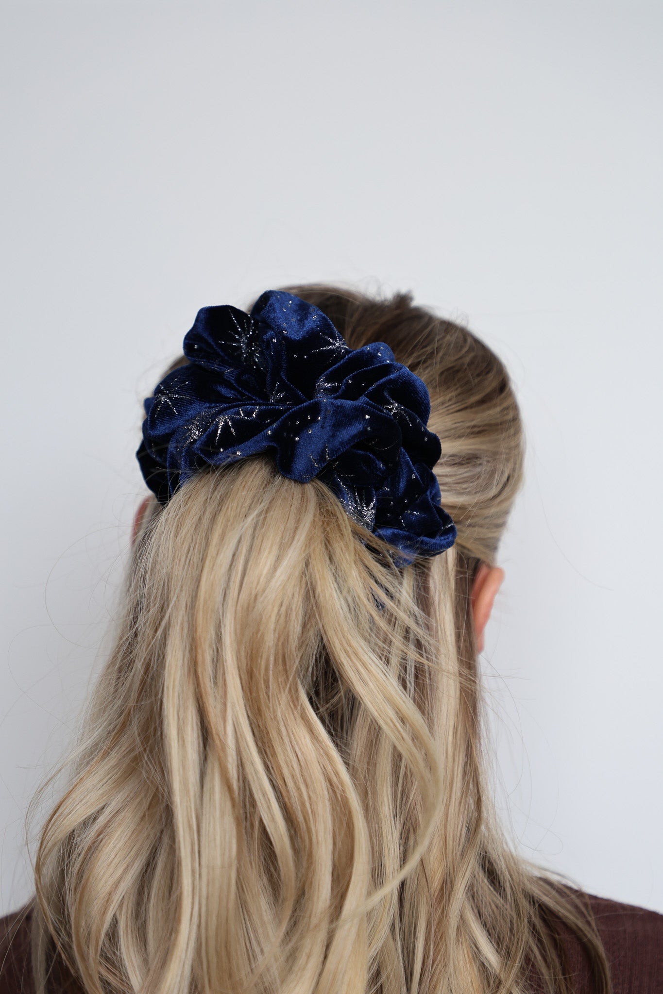 VELVET OVERSIZED SCRUNCHIE