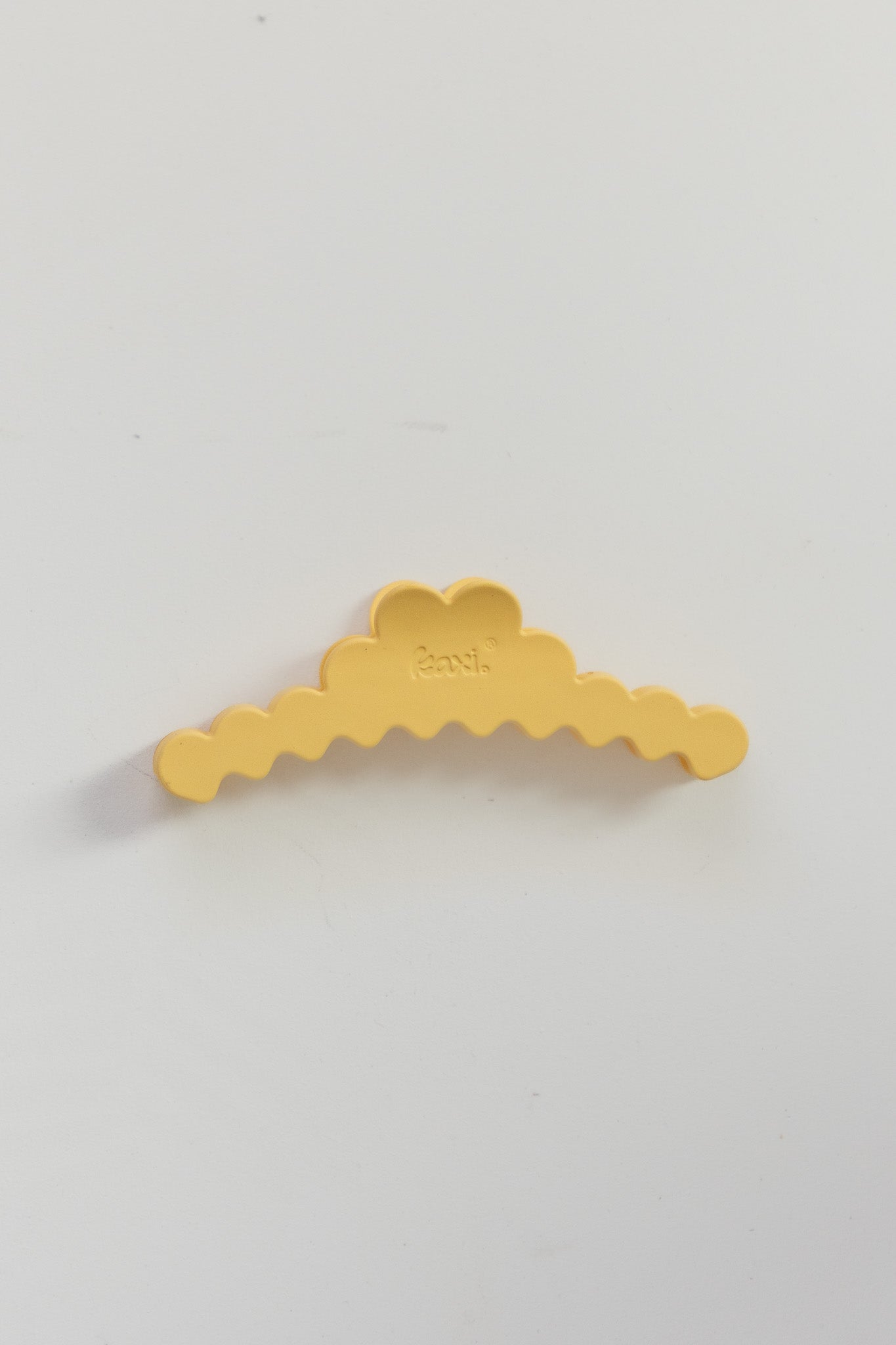 KAXI SCALLOPED MIDI HOLD EVERYTHING CLAW