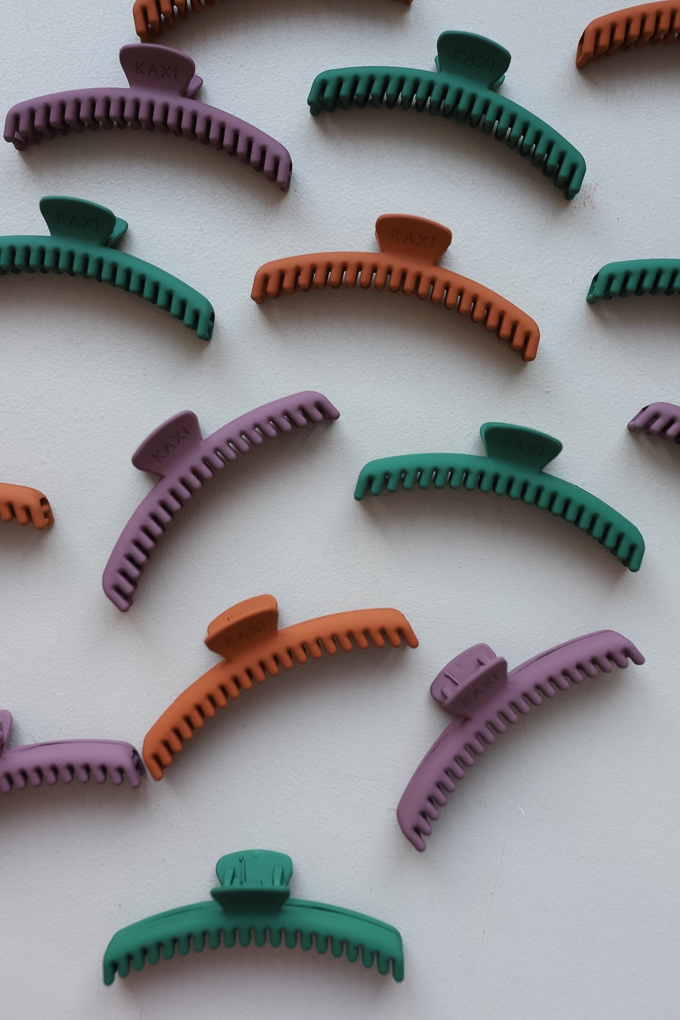 MATTE MIDI HOLD EVERYTHING CLAW