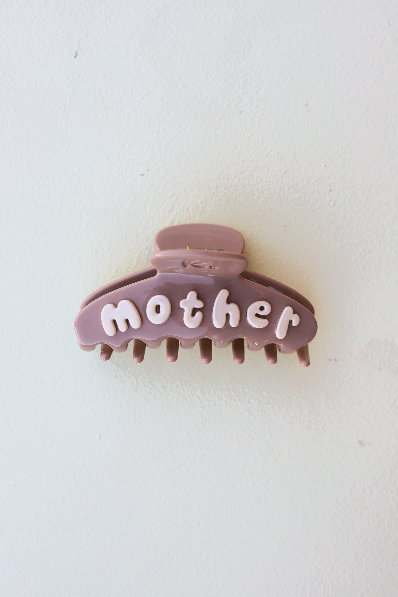 MOTHERHOOD CLAW