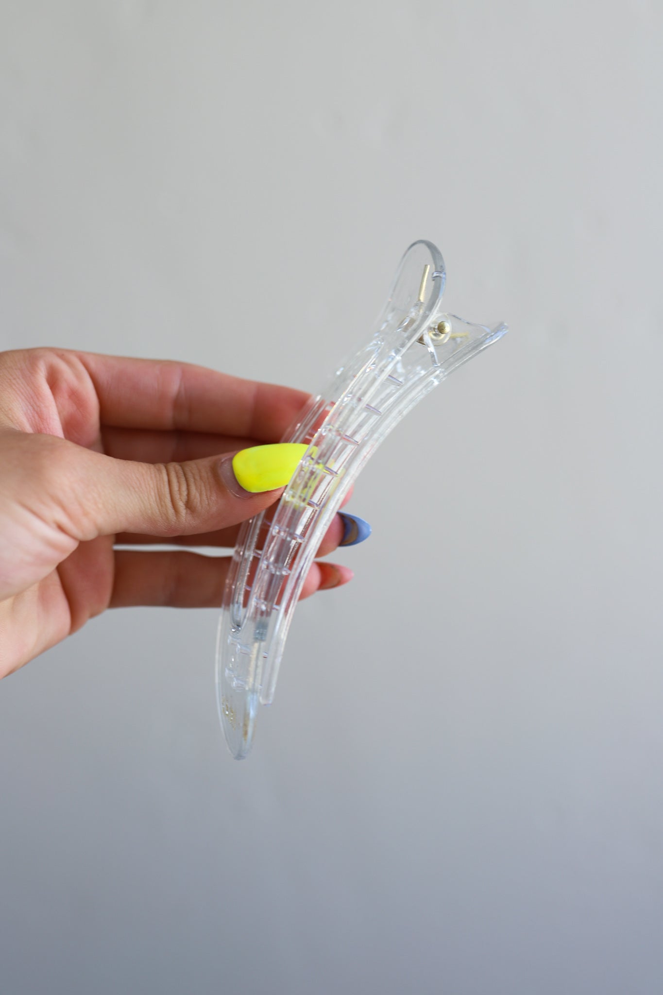 OVERSIZED LAY DOWN CLAW