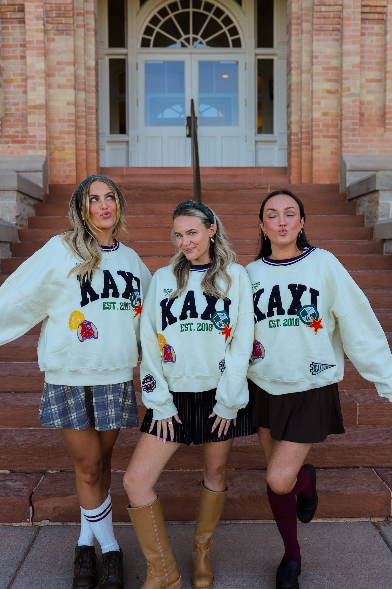 KAXI UNIVERSITY PATCH CREWNECK