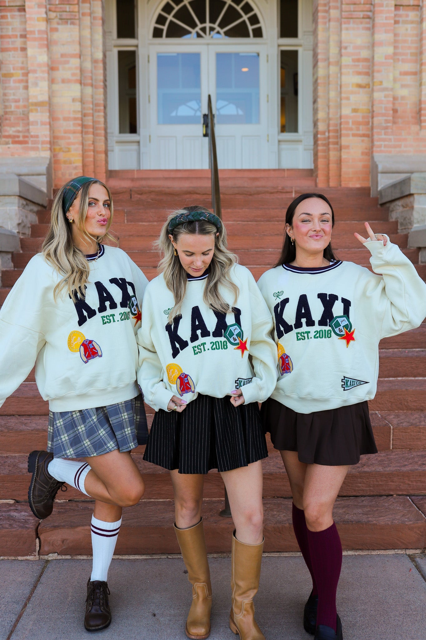 KAXI UNIVERSITY PATCH CREWNECK