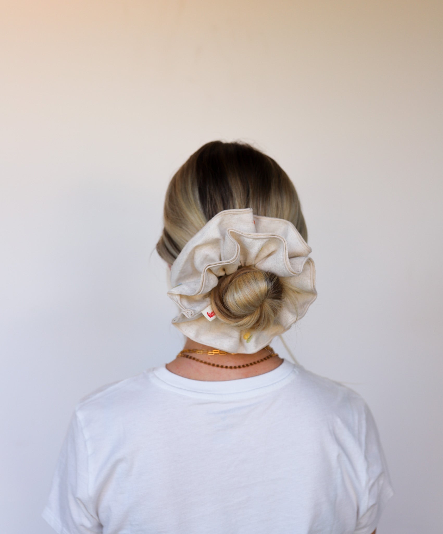 CREAM FARMERS MARKET CORSET SCRUNCHIE