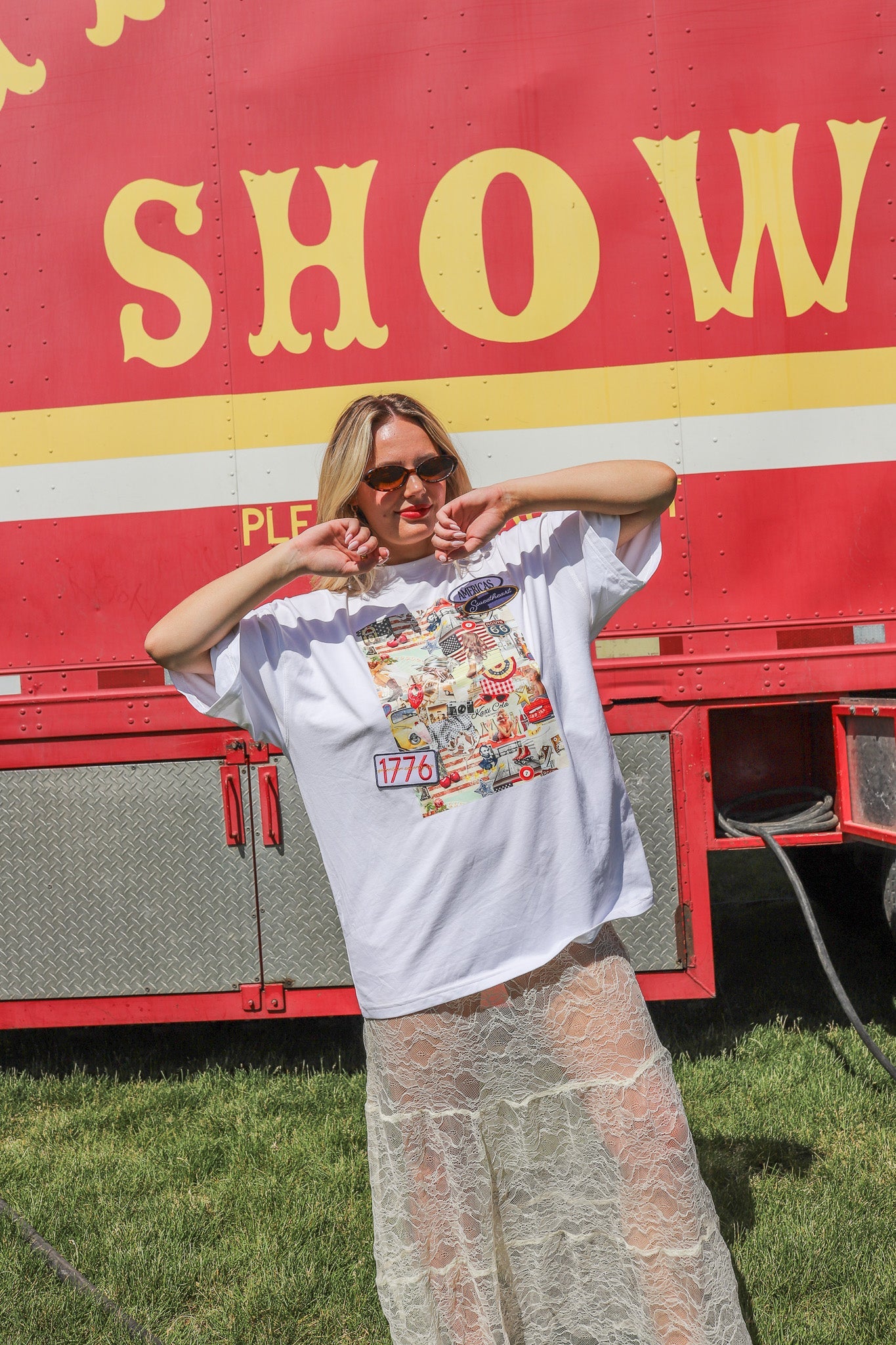 AMERICA'S SWEETHEART T-SHIRT