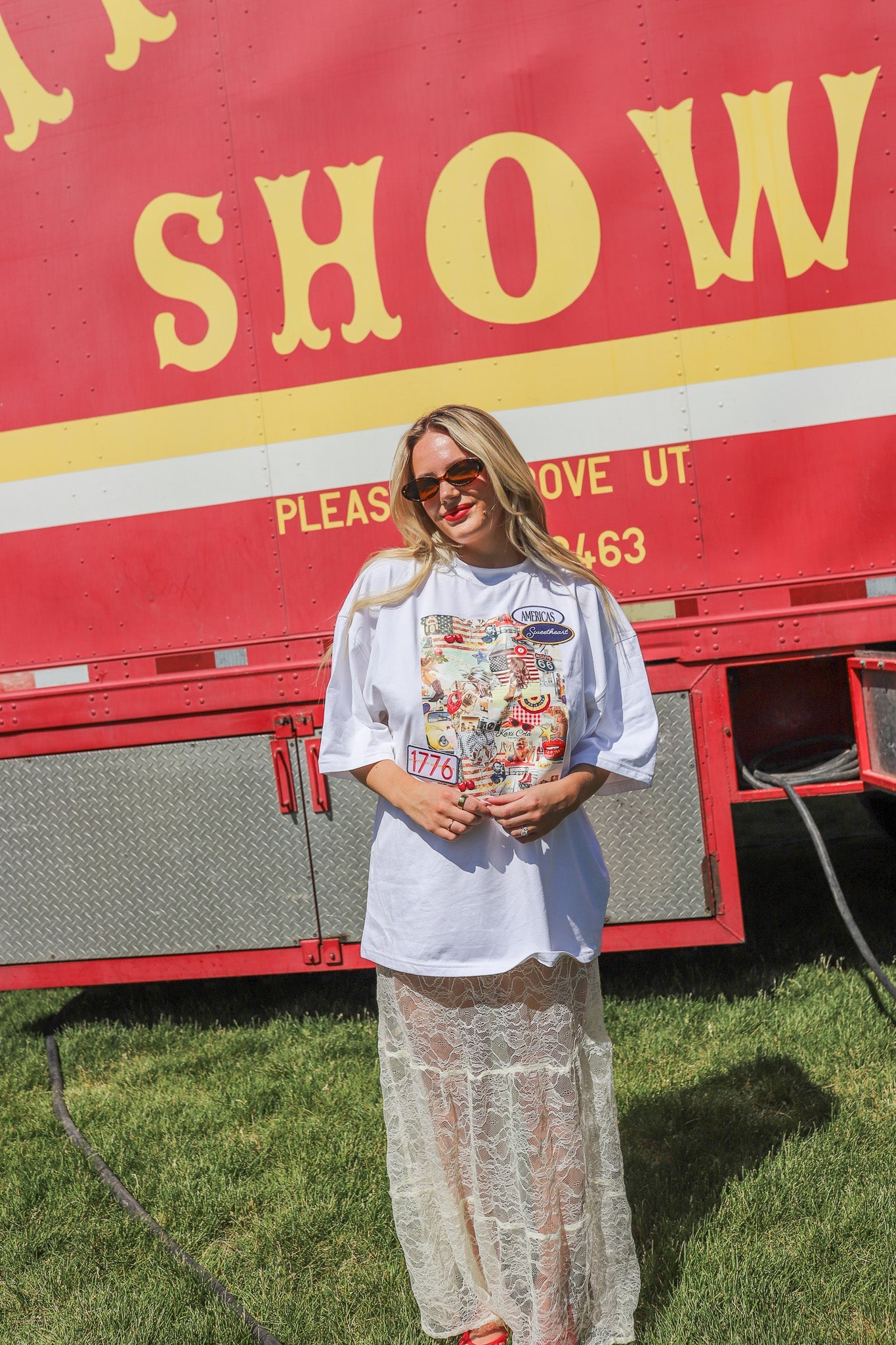 AMERICA'S SWEETHEART T-SHIRT