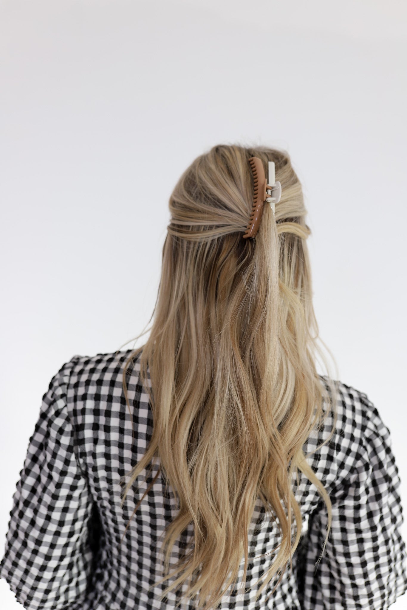 TWO-TONED SHINY MIDI HOLD EVERYTHING CLAW