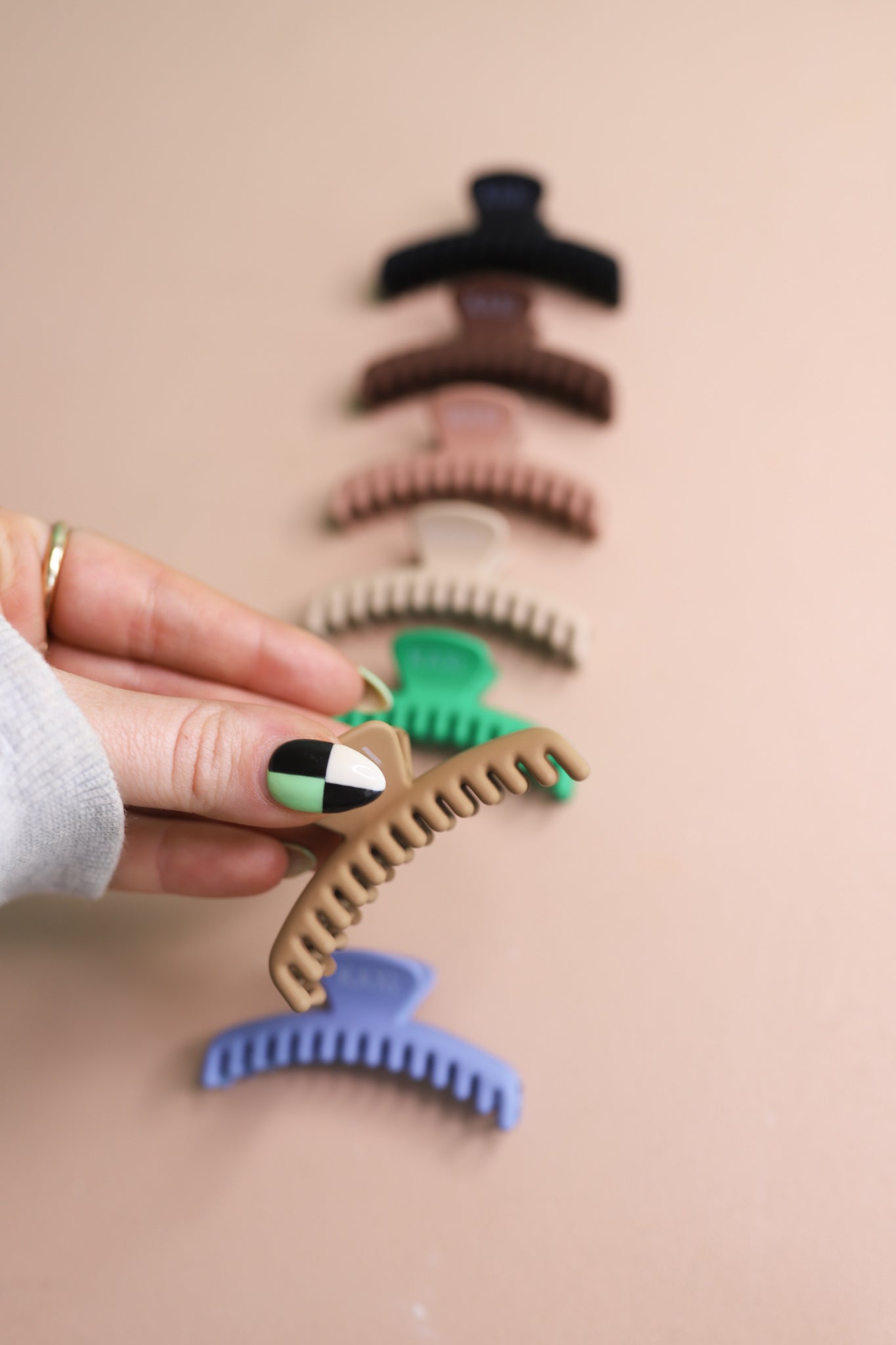 MATTE MINI HOLD EVERYTHING CLAW