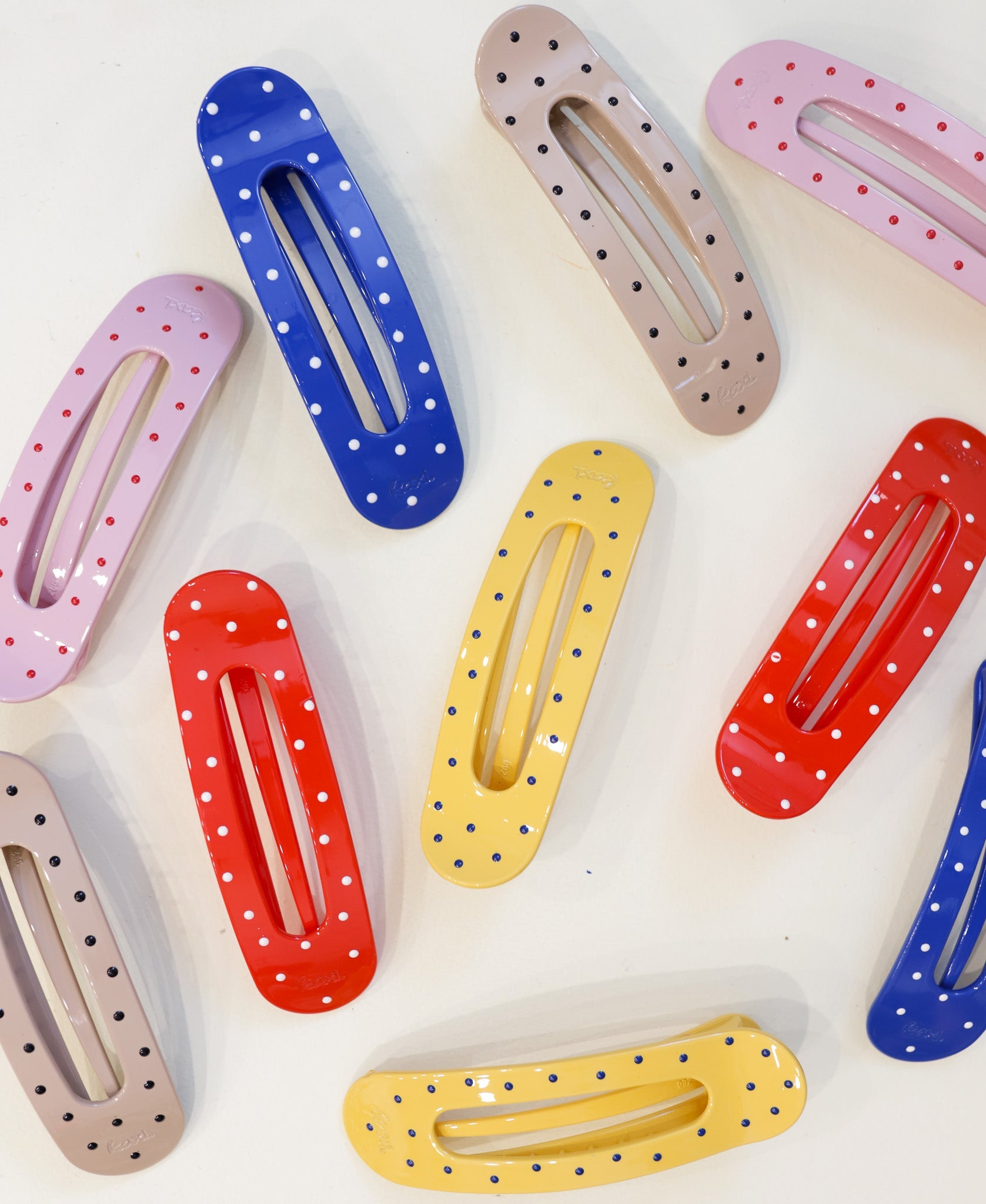 POLKA DOT OVERSIZED LAY DOWN CLAW