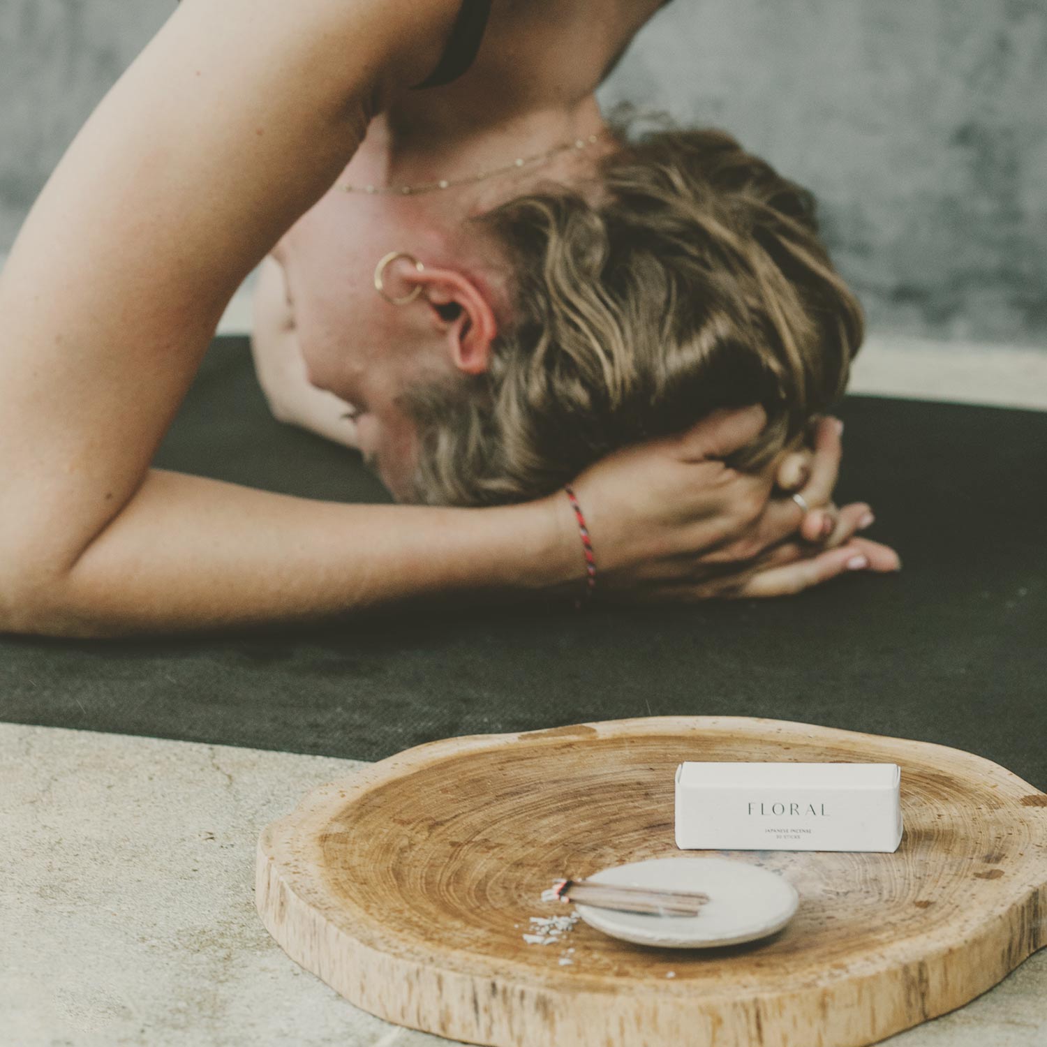 Anemone Japanese Incense Stick Set – 30 Sticks CEDAR AND MYRRH