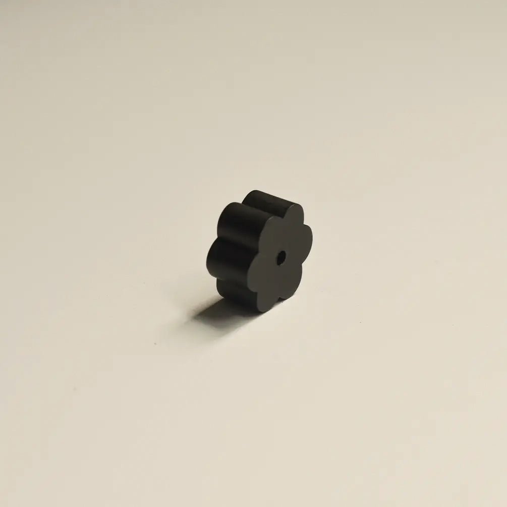 Flower Black Brass Incense Holder CEDAR AND MYRRH