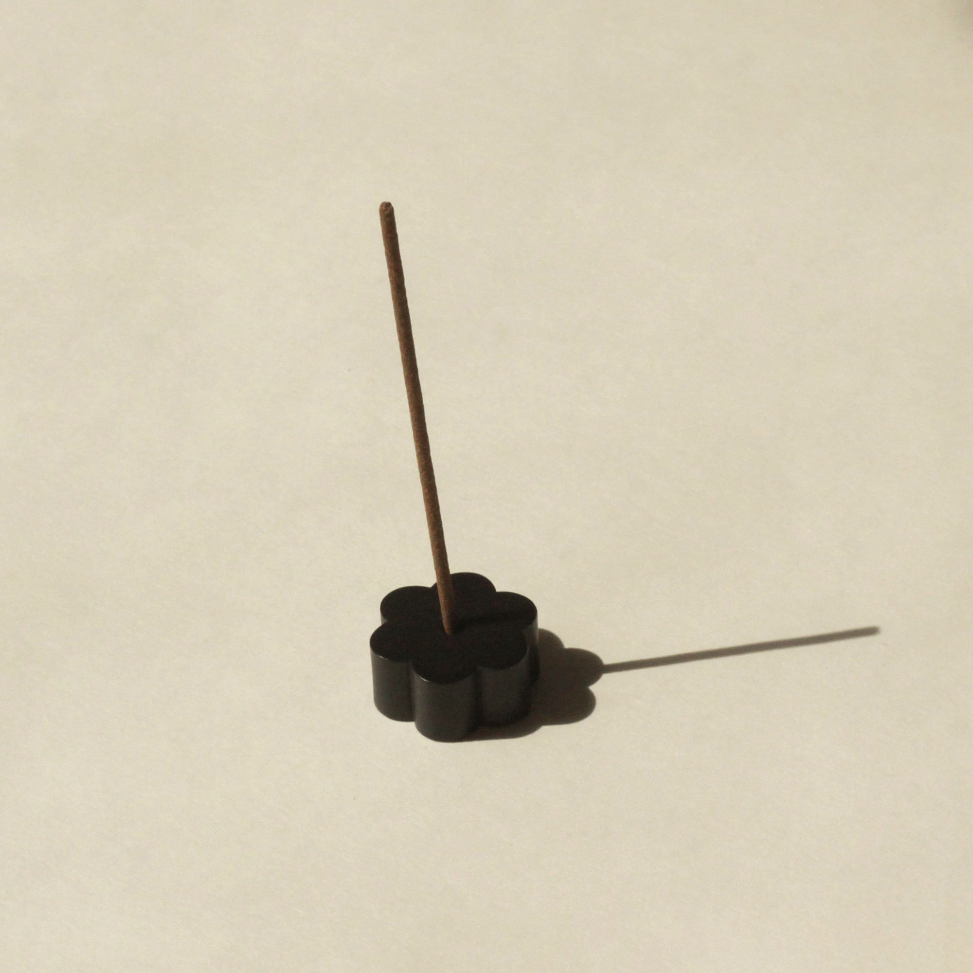 Flower Black Brass Incense Holder CEDAR AND MYRRH