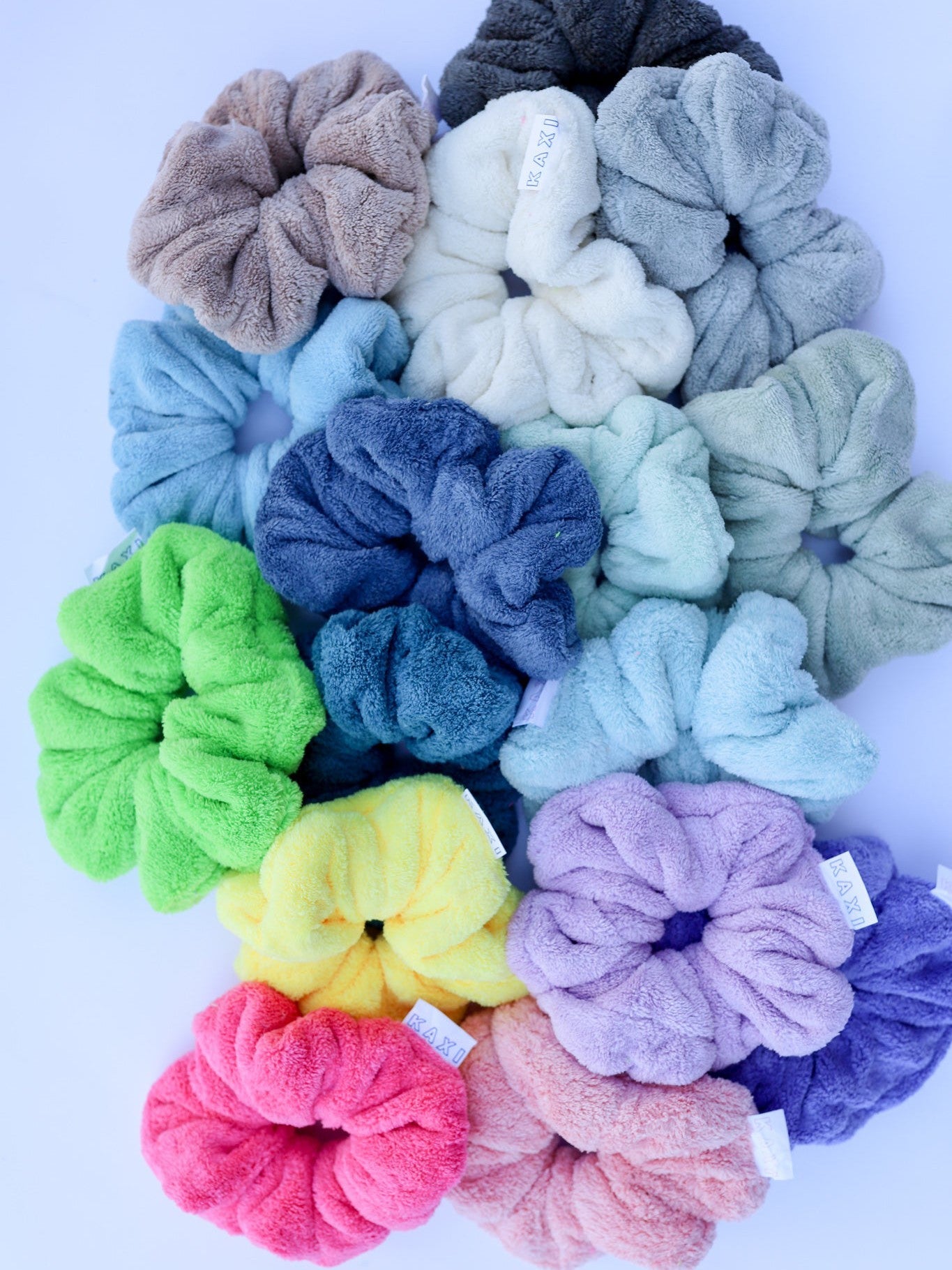 OVERSIZED TOWEL SCRUNCHIES