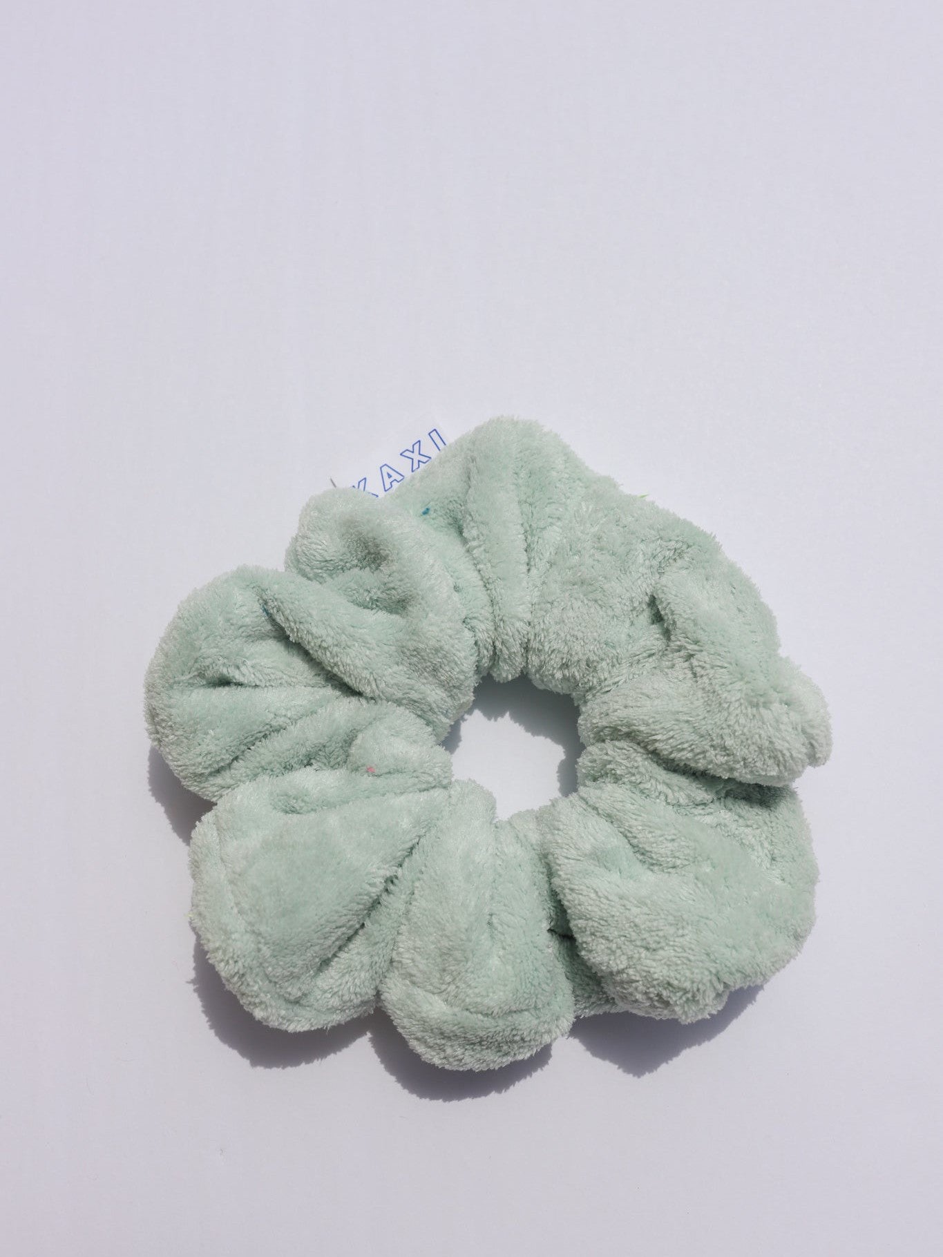 OVERSIZED TOWEL SCRUNCHIES