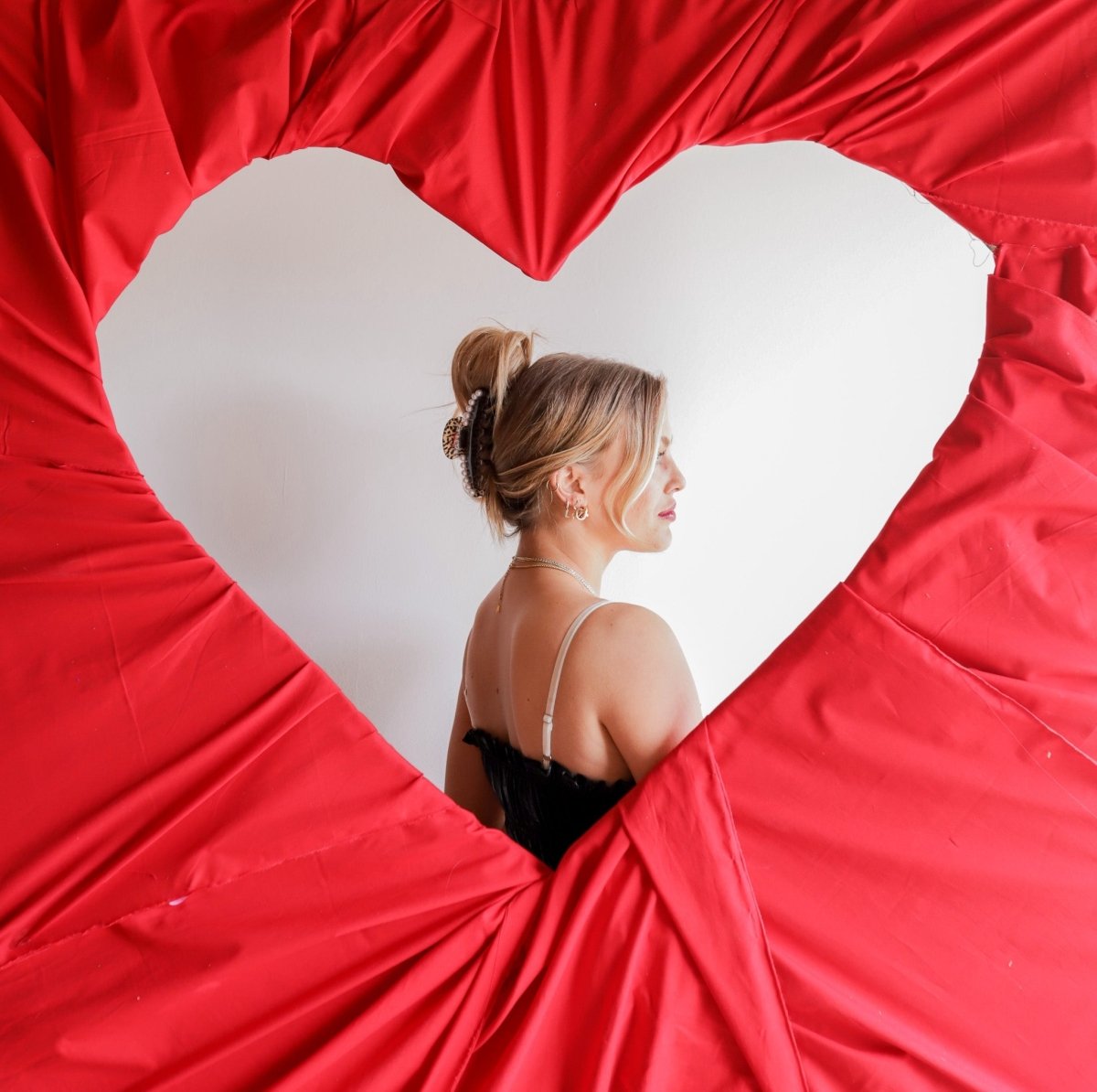 LOVE IS IN THE HAIR CLAW KAXI.co