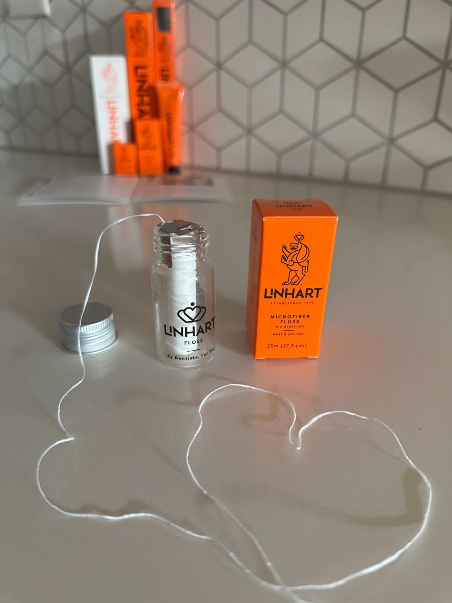Microfiber Dental Floss in Glass Bottle - 25m - Mint & Xylitol LINHART NYC