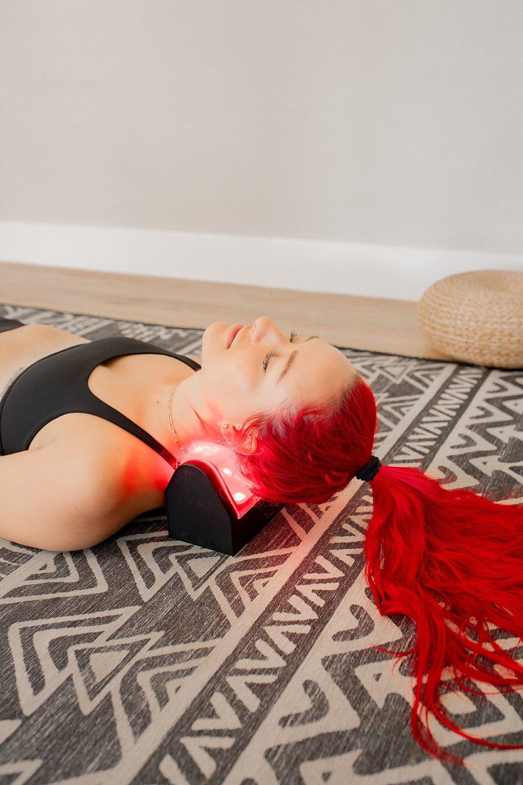 MitoCHIRO™ Neck Wedge | Red Light Therapy for Neck & Spine Health Mito Red Light