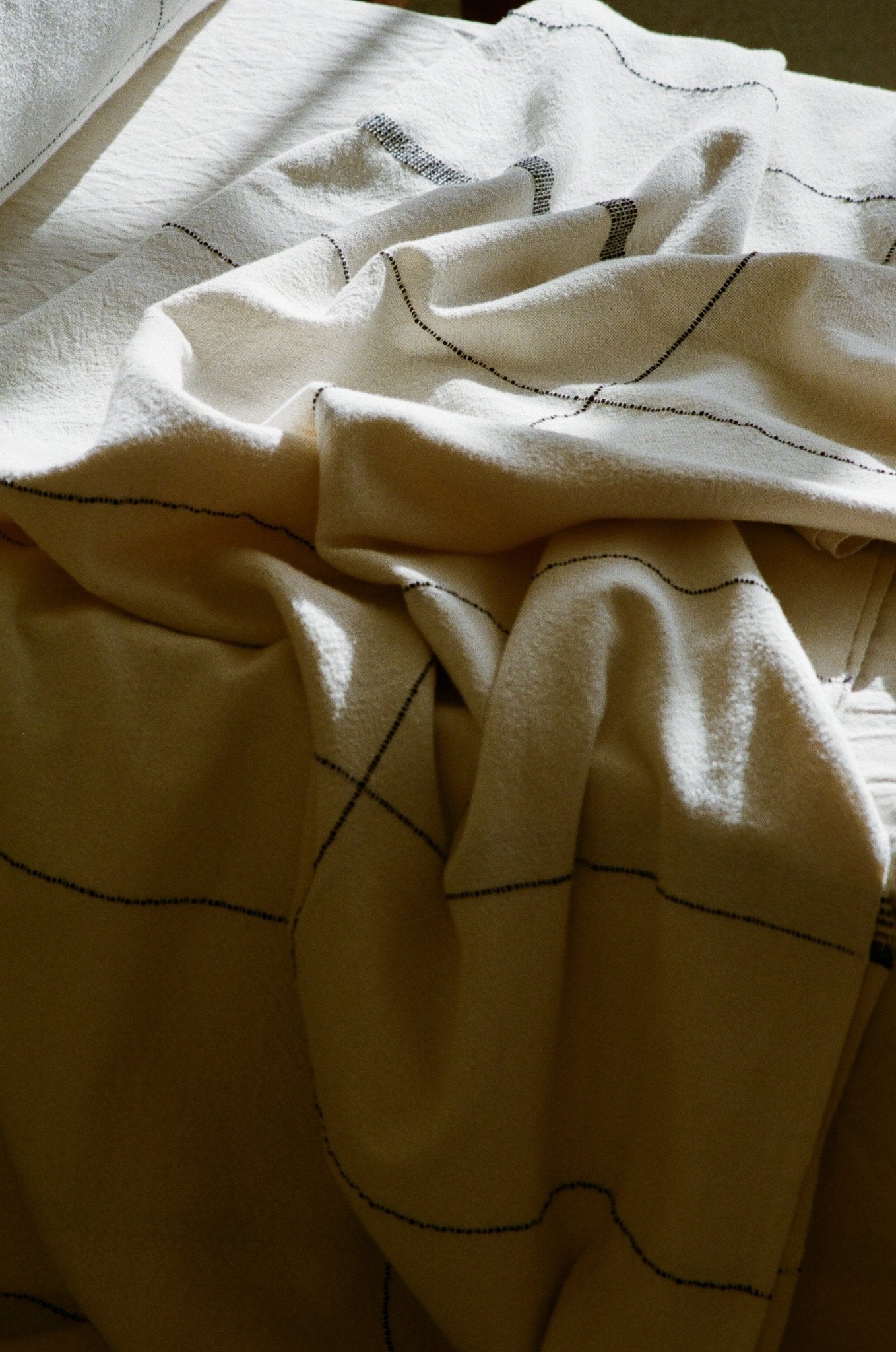 Nadi Hand - Loomed Cotton Throw Kanju Interiors