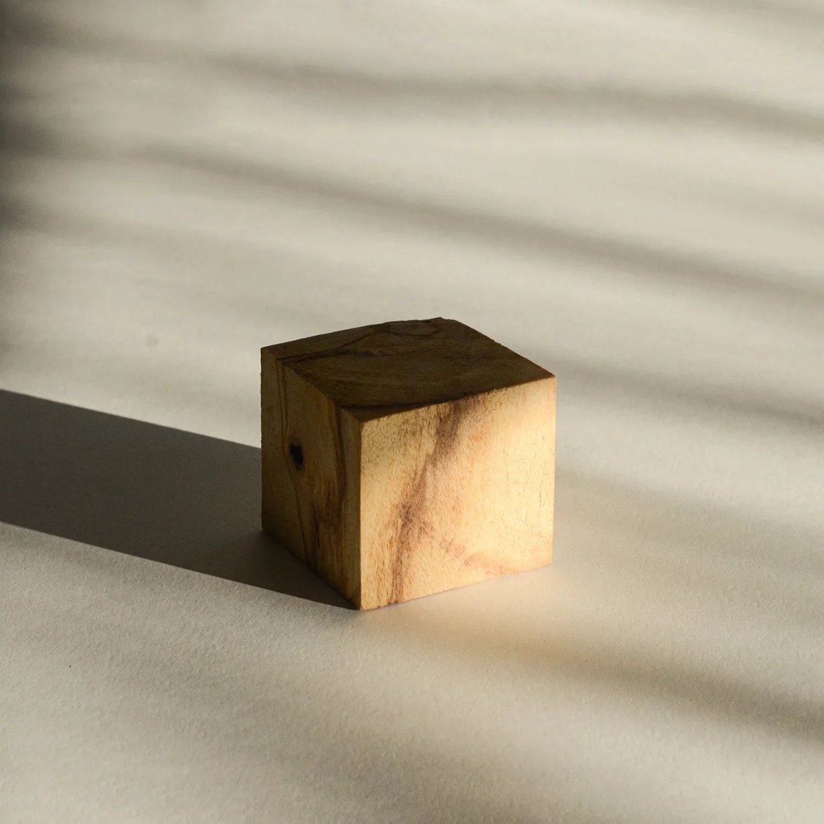 Natural Palo Santo Wood Diffuser & 10ml Essential Oil CEDAR AND MYRRH